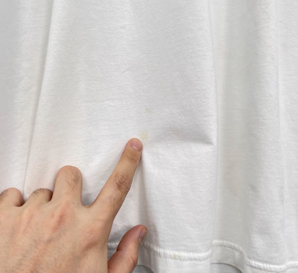 Burberry Burberry White Short Sleeve T-Shirt with Sleeve Logo Size US M / EU 48-50 / 2 - 4 Thumbnail