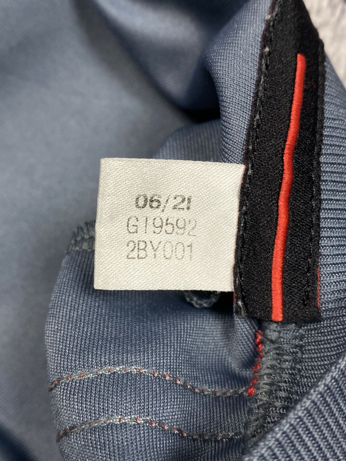 Adidas Adidas Beşiktaş 2021/22 Third Jersey #8 Güven Size US M / EU 48-50 / 2 - 21 Thumbnail