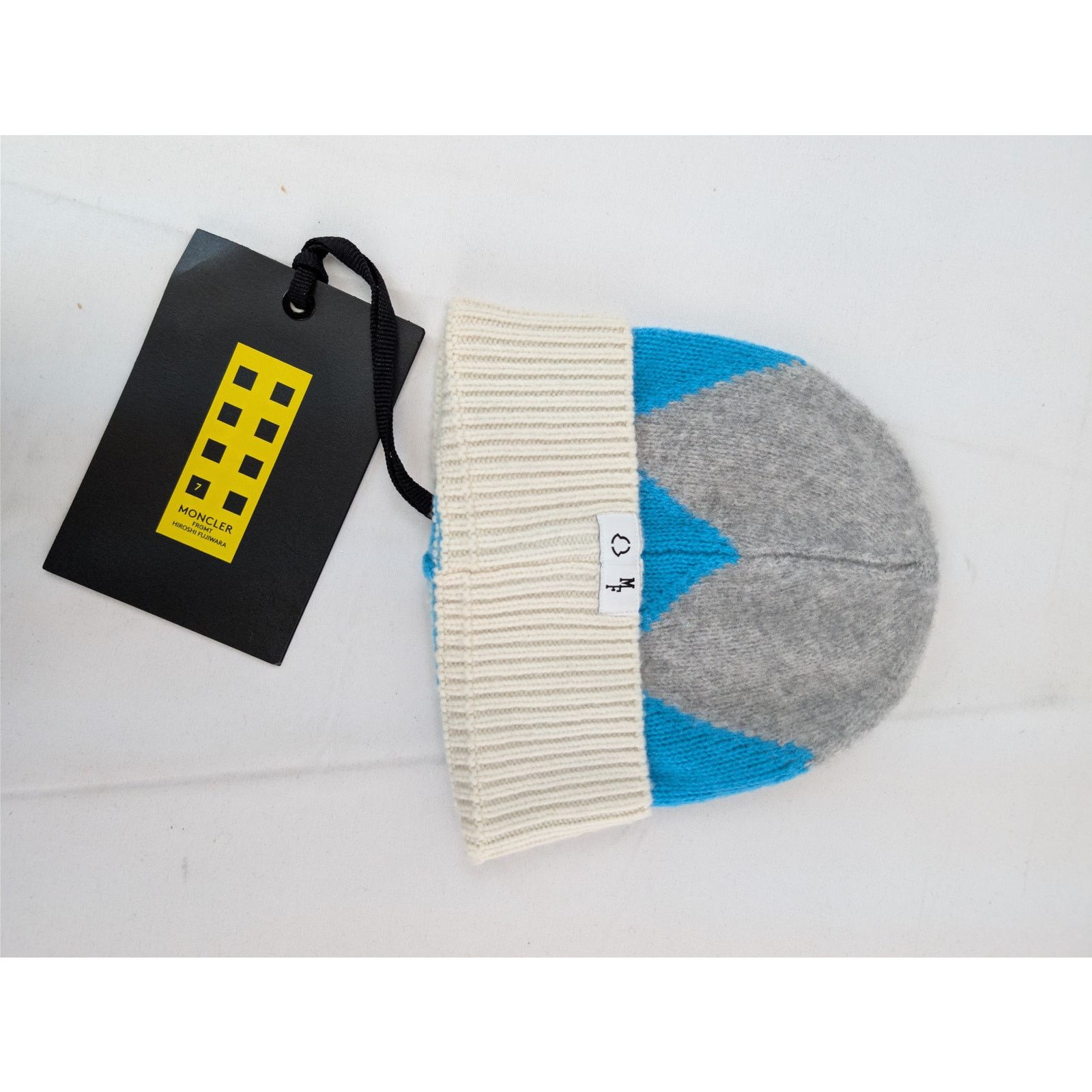 Moncler o1rshd1 Size: OS / Berretto Tricot Beanie Cap / Hat in Grey Size ONE SIZE - 5 Thumbnail