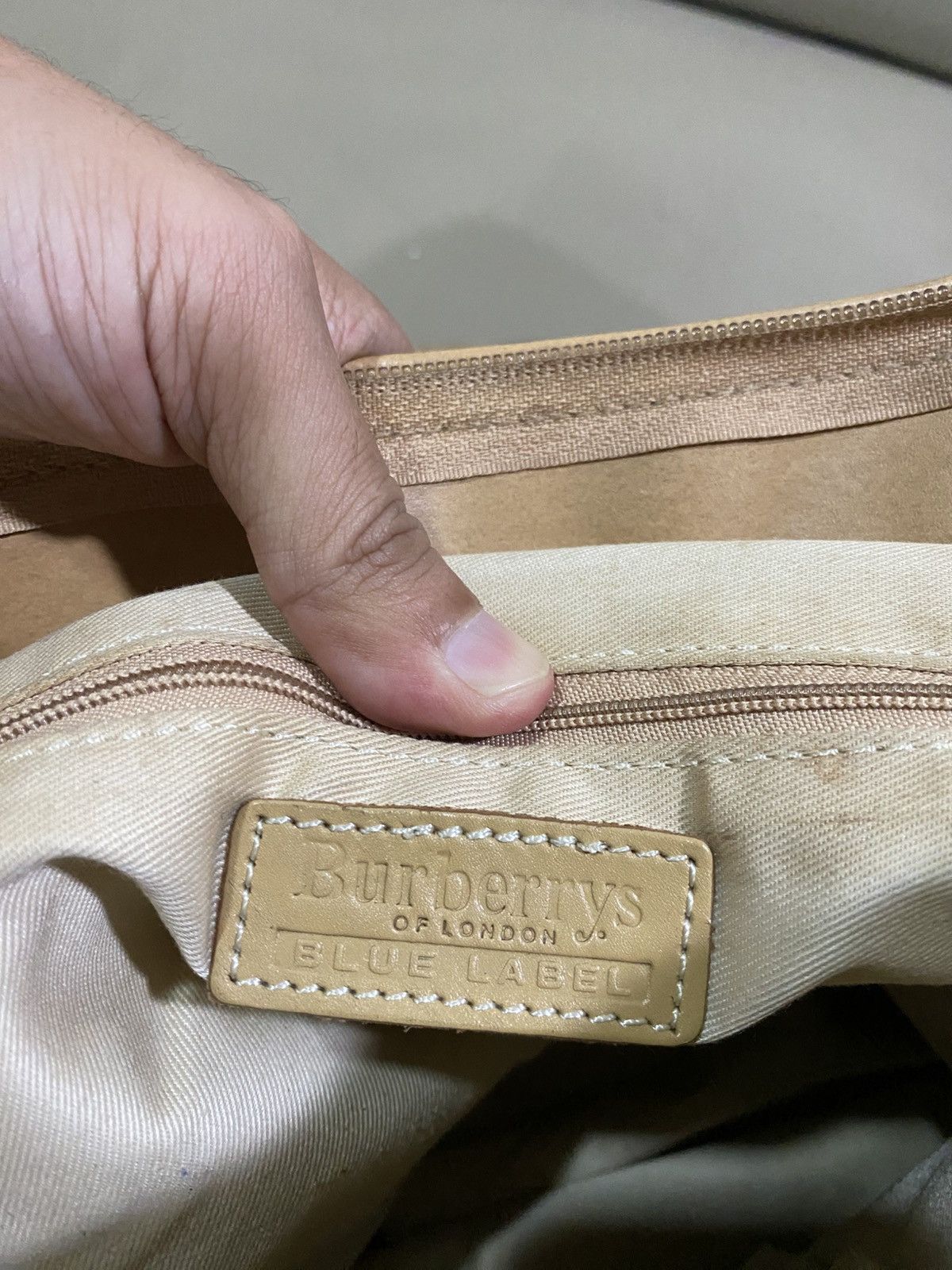 Burberry Authentic Vintage Burberry’s Nova Check Tote Bag Size ONE SIZE - 8 Thumbnail