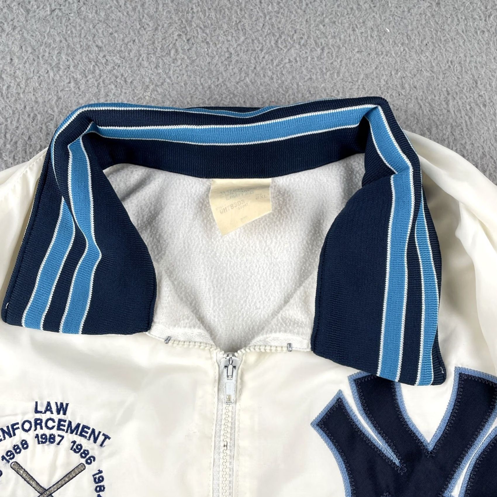Sea New York VINTAGE New York Police Softball Club Jacket Bomber 2XL Men White 80s 90s NY NYC USA Size US XXL / EU 58 / 5 - 7 Thumbnail