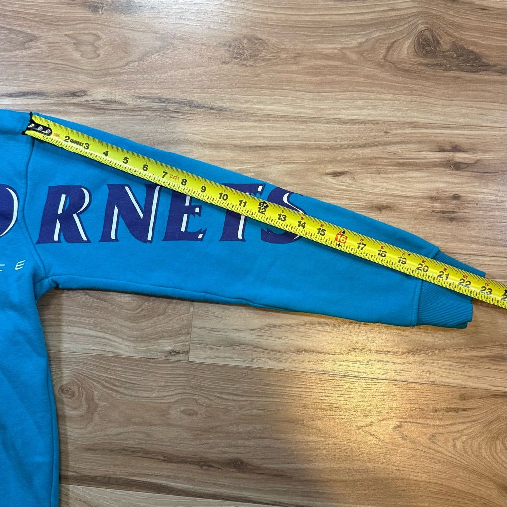 47 Brand UNK Men’s Small Charlotte Hornets Hoodie (loose stitching) Size US S / EU 44-46 / 1 - 7 Thumbnail