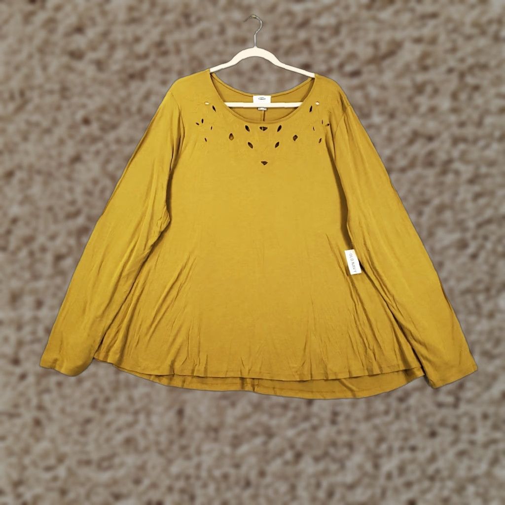 Old Navy VINTAGE New Old Navy Womens Top XXL Beige Green Cutout Accents NWT Size XXL / US 16-18 / IT 52-54 - 1 Thumbnail