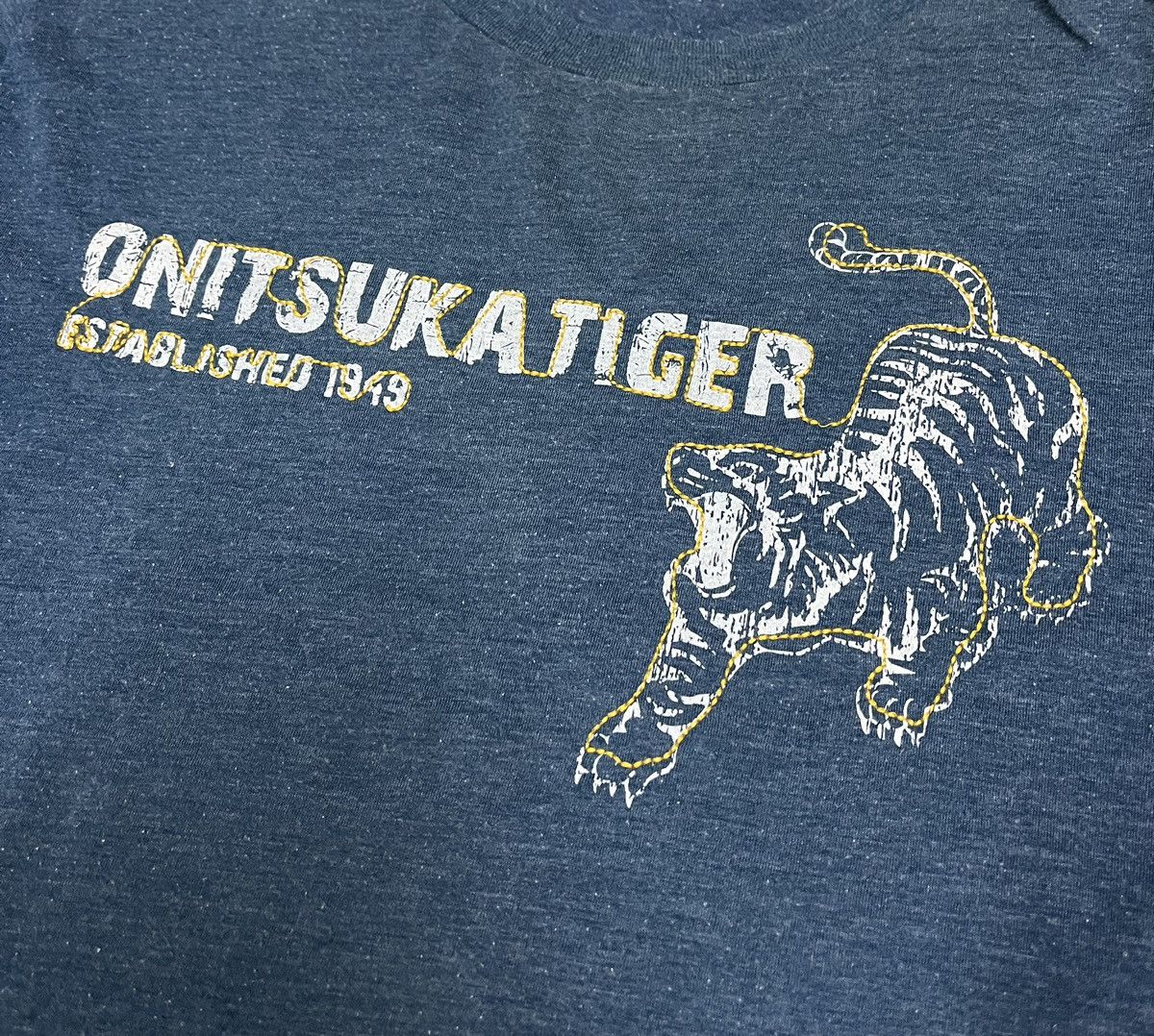 Japanese Brand ONITSUKA TIGER Long Sleeve Shirt x Rare Design Size US M / EU 48-50 / 2 - 4 Thumbnail