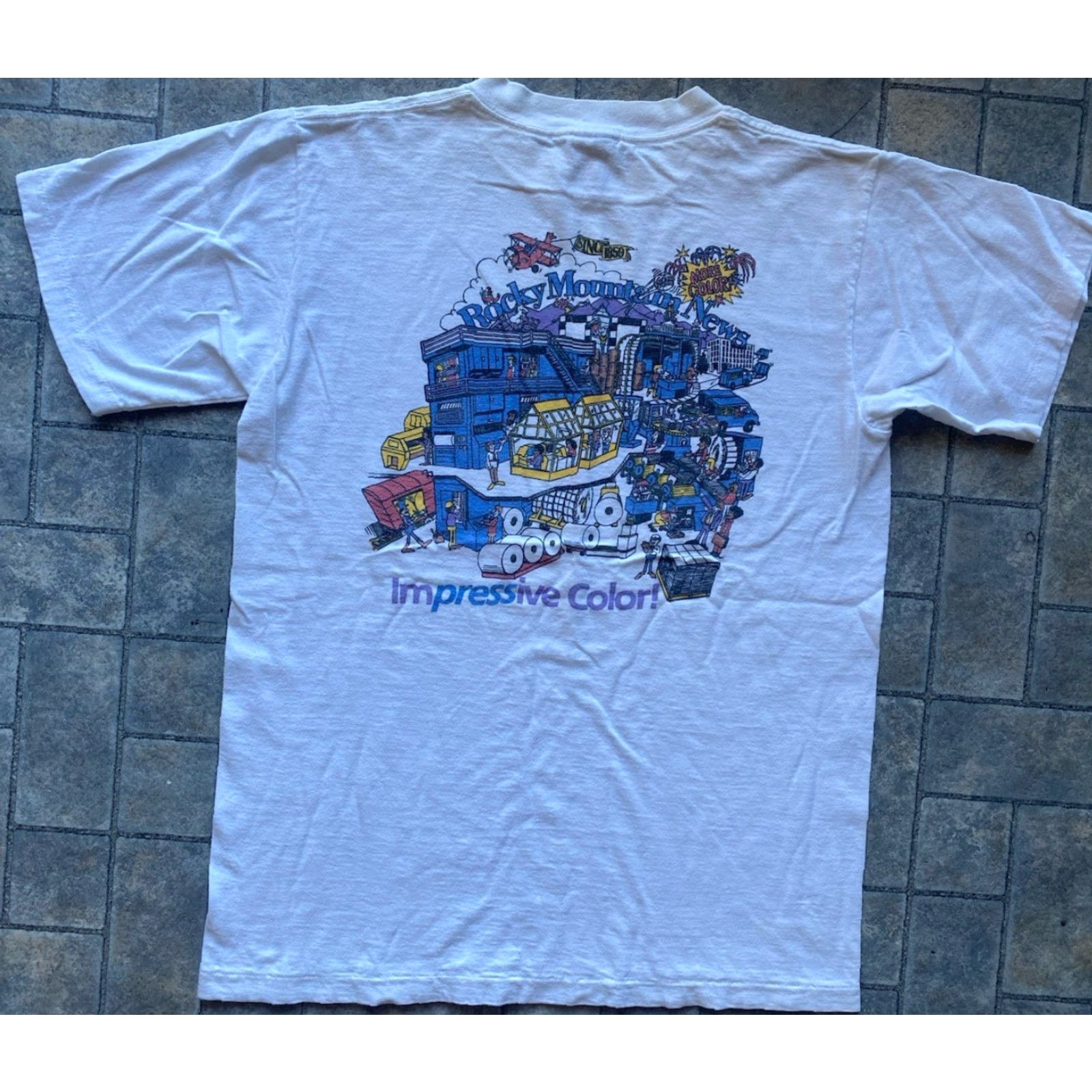 Vintage VINTAGE Oneita T-Shirt 90s White Short Sleeve Adult Large Men Rock Mountain News VTG Size US L / EU 52-54 / 3 - 2 Thumbnail