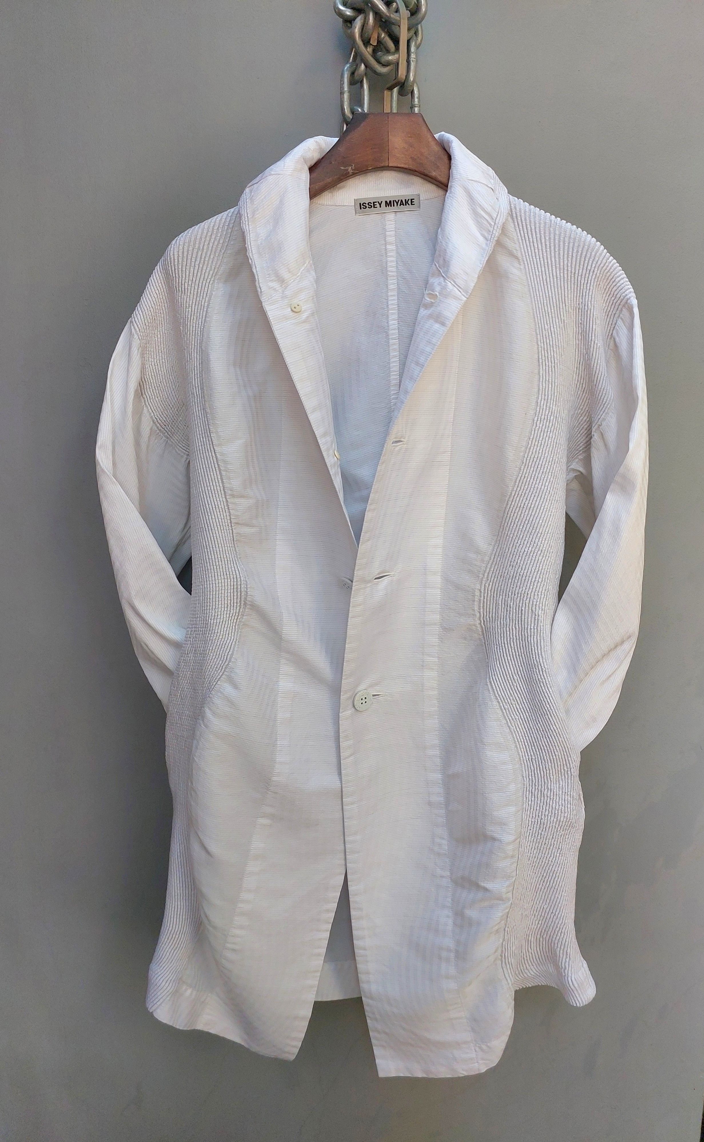 Issey Miyake Issey Miyake White Long Coat Size XS / US 0-2 / IT 36-38 - 2 Thumbnail
