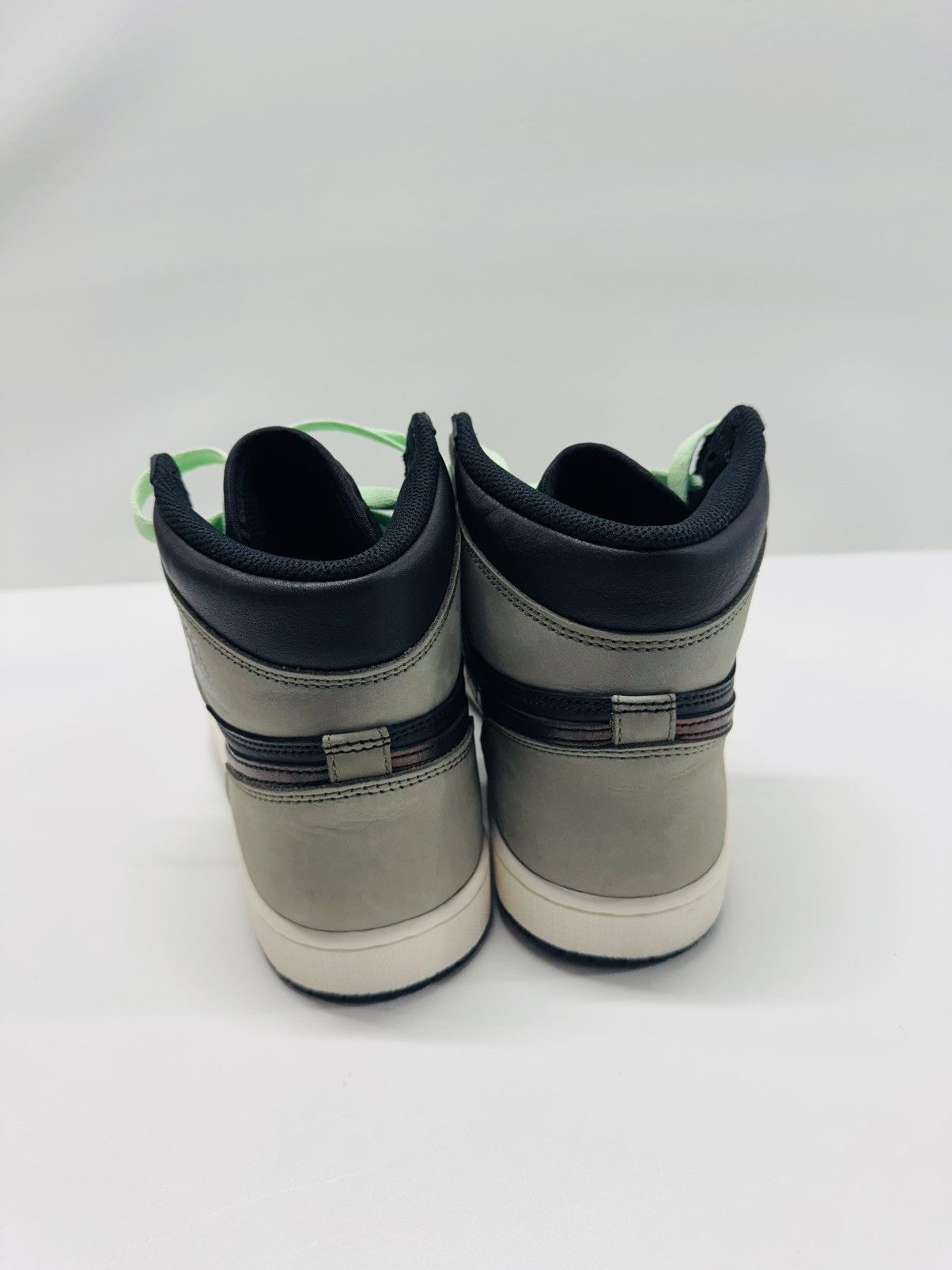 Jordan Brand Nike Air Jordan 1 Retro High OG Shadow Patina Size US 9.5 / EU 42-43 - 5 Thumbnail