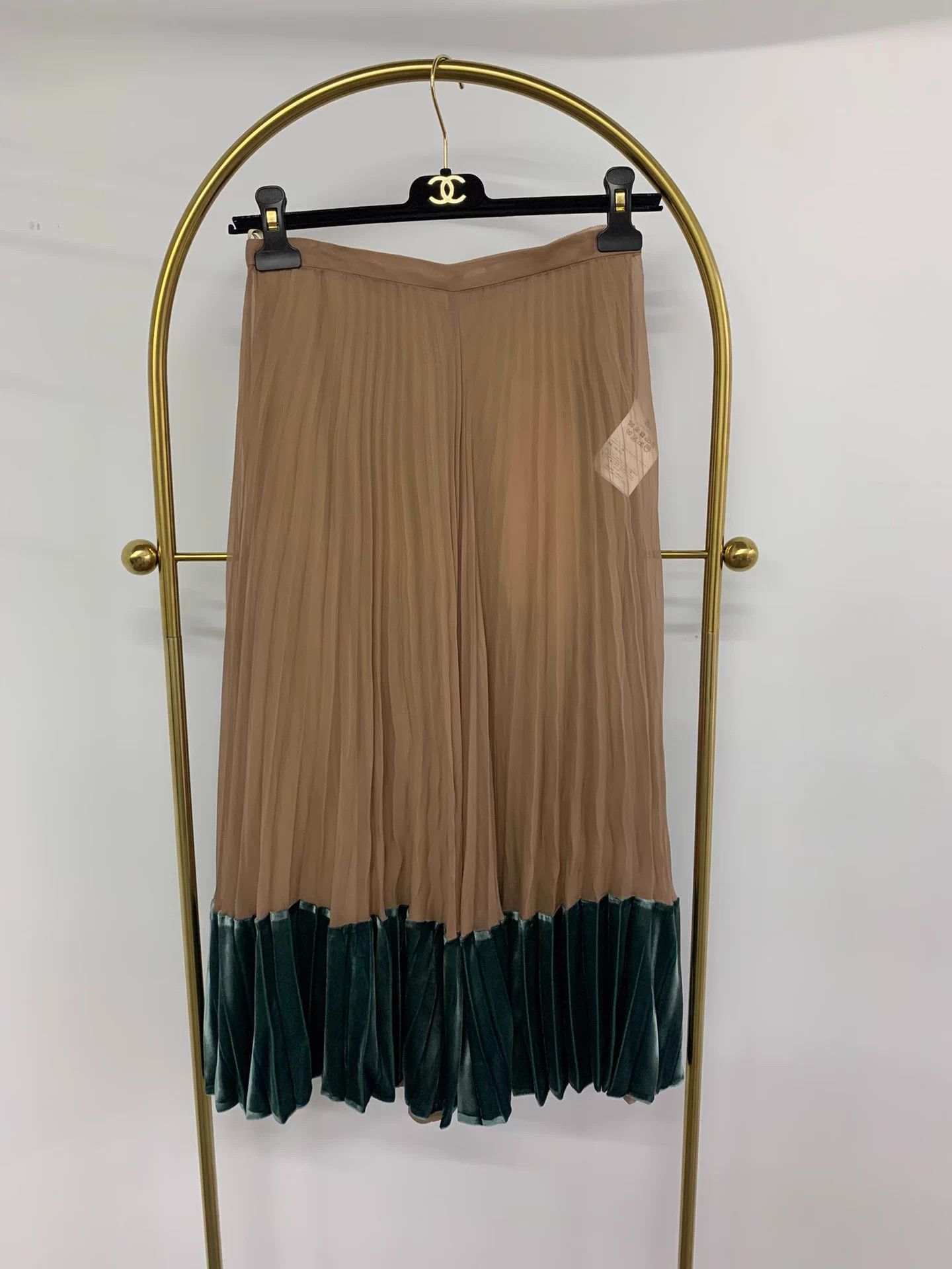 Valentino Valentino Silk Paneled Skirt 38 Near New Size S / US 4 / IT 40 - 1 Thumbnail