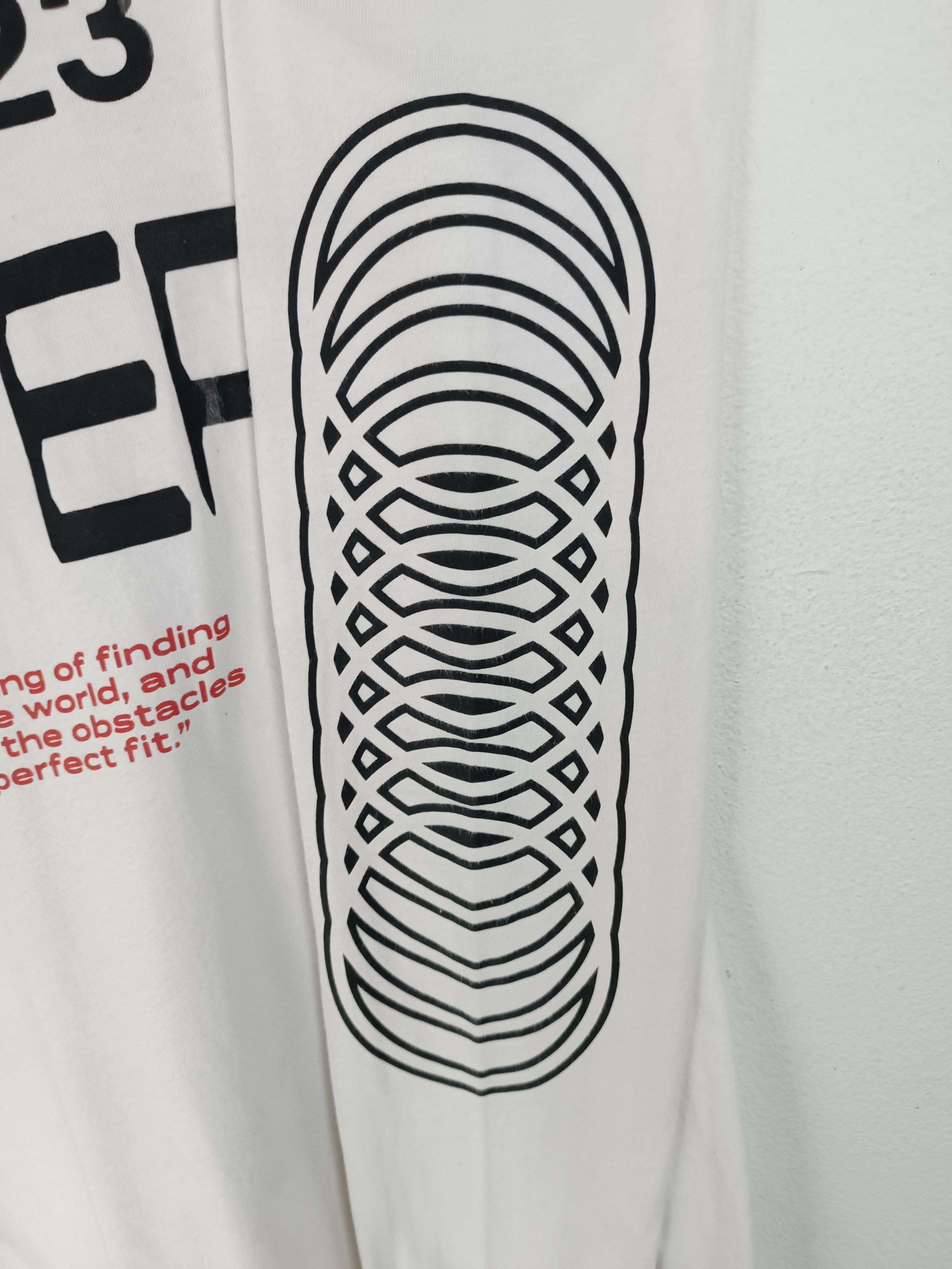 Japanese Brand VINTAGE BERSHKA DISCOVERY RARE DESIGN NASA SPACE TEE Size US M / EU 48-50 / 2 - 15 Thumbnail