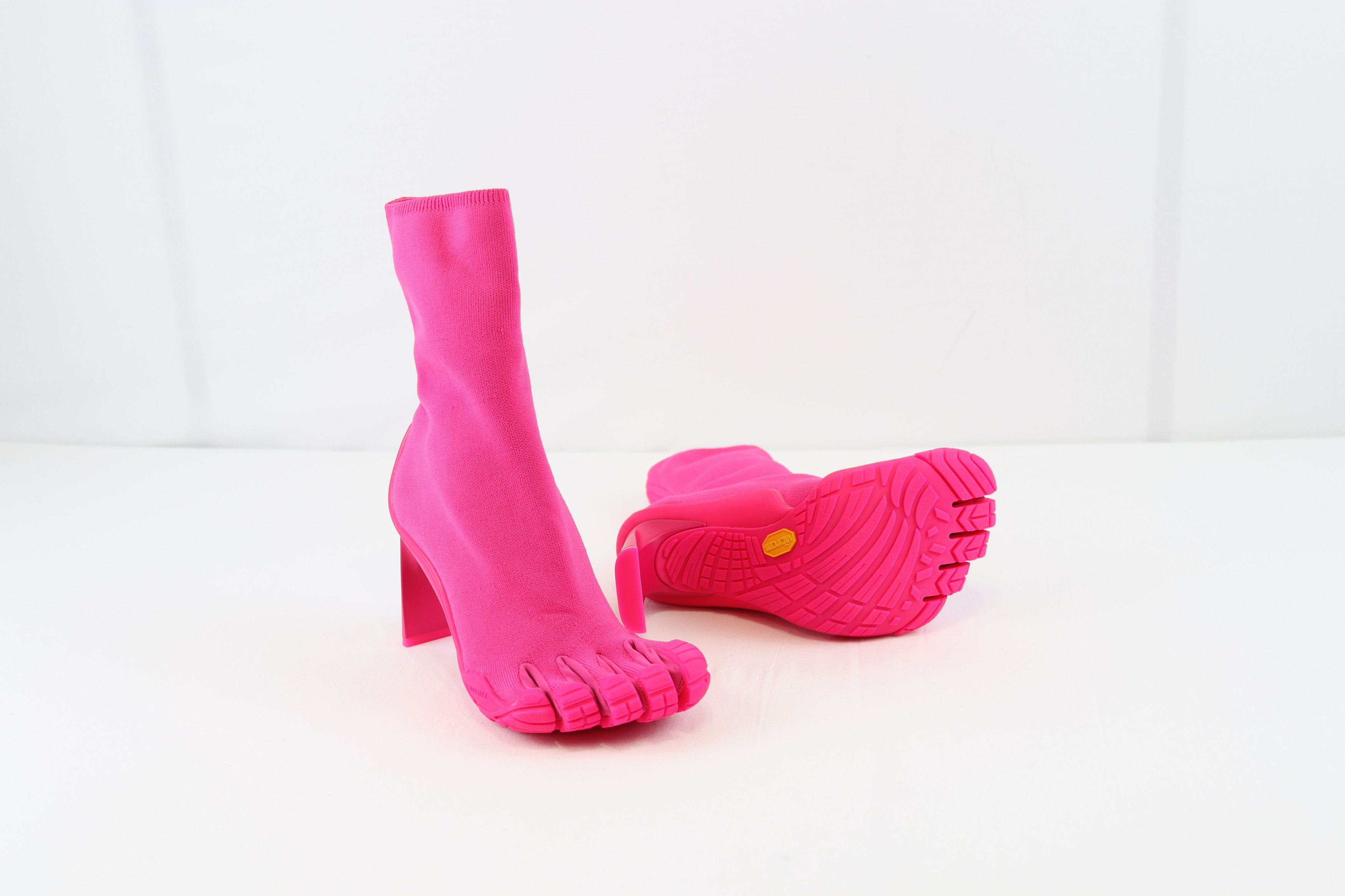 Balenciaga o1rshd1 Monocolor Knit Heeled Toe Boots in Fluo Pink Size US 8 / IT 38 - 7 Thumbnail