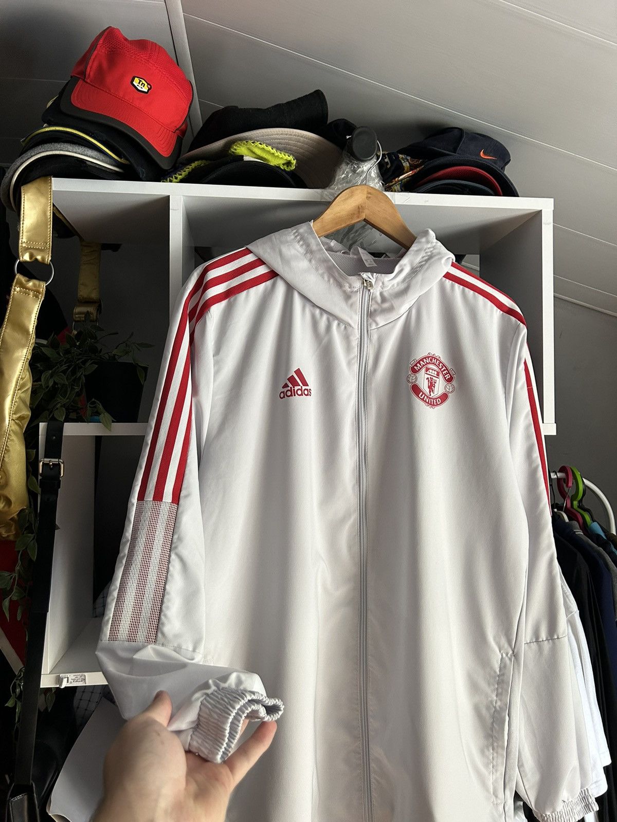 Adidas MANCHESTER UNITED 2021/2022 Adidas TRAINING FOOTBALL JACKET Size US L / EU 52-54 / 3 - 4 Thumbnail