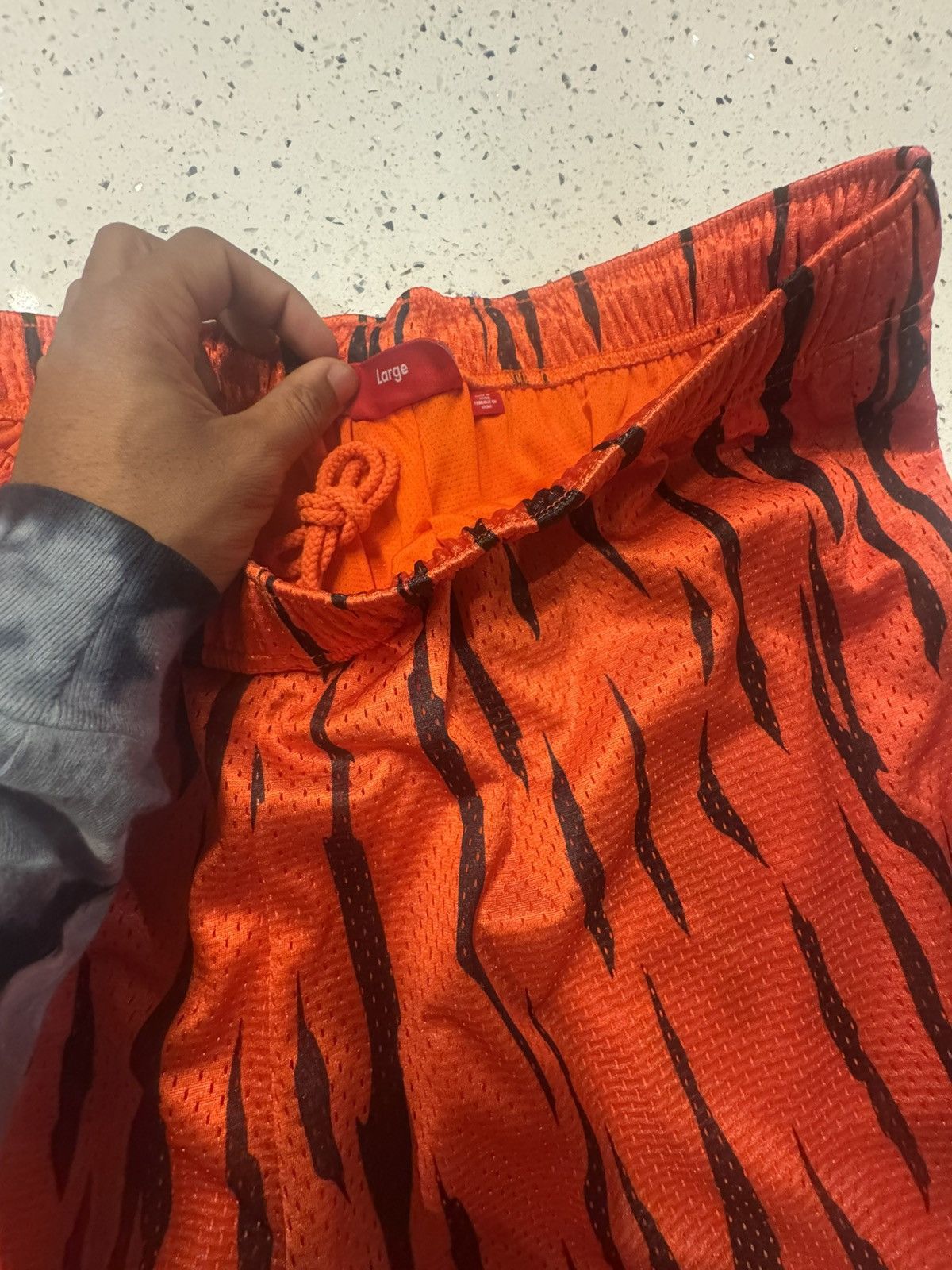 Supreme Supreme Small Box Baggy Mesh Shorts in a tiger-stripe Size US 34 / EU 50 - 4 Thumbnail