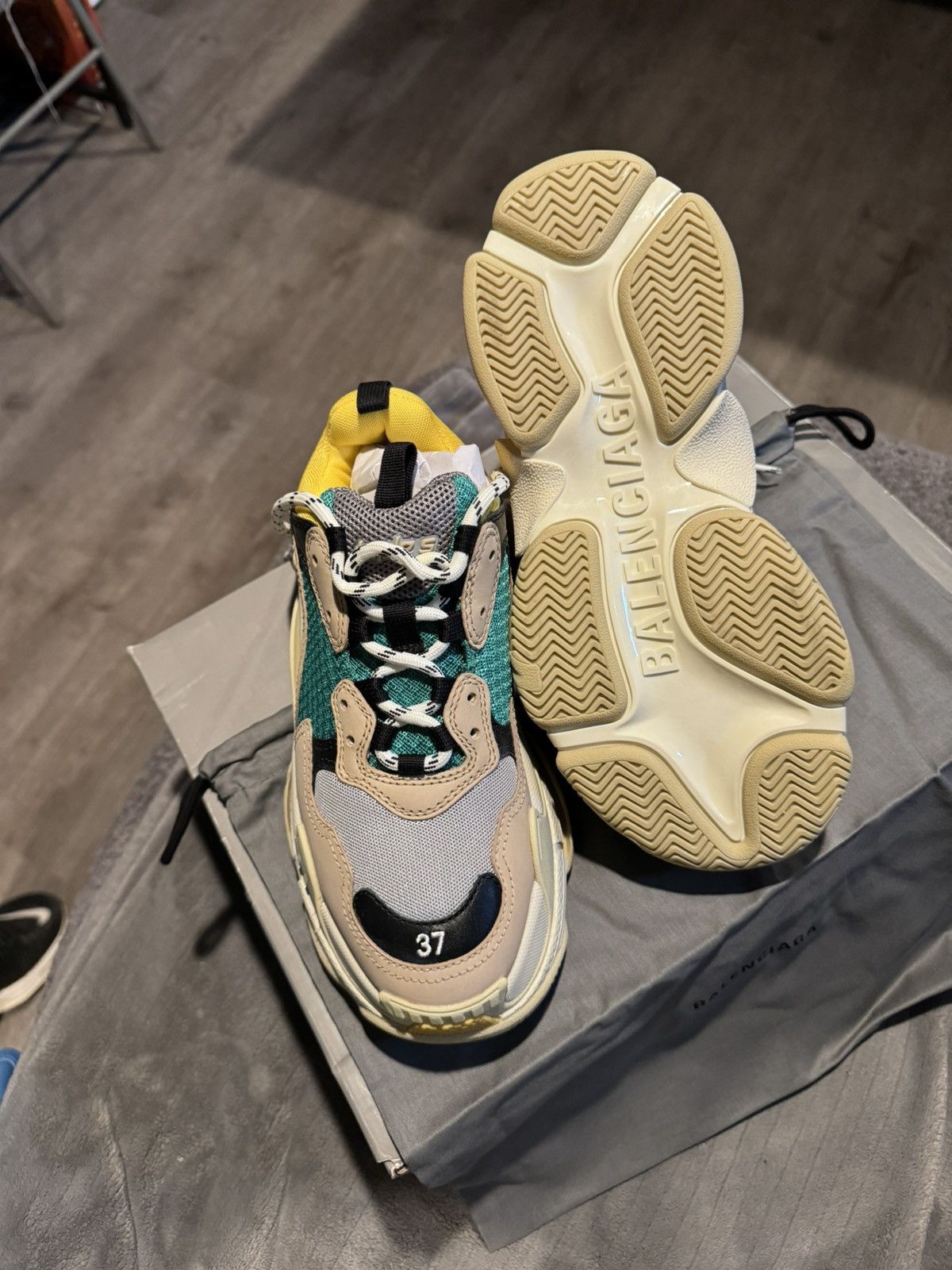 Balenciaga Balenciaga Triple S Sneaker Size US 7 / IT 37 - 6 Thumbnail