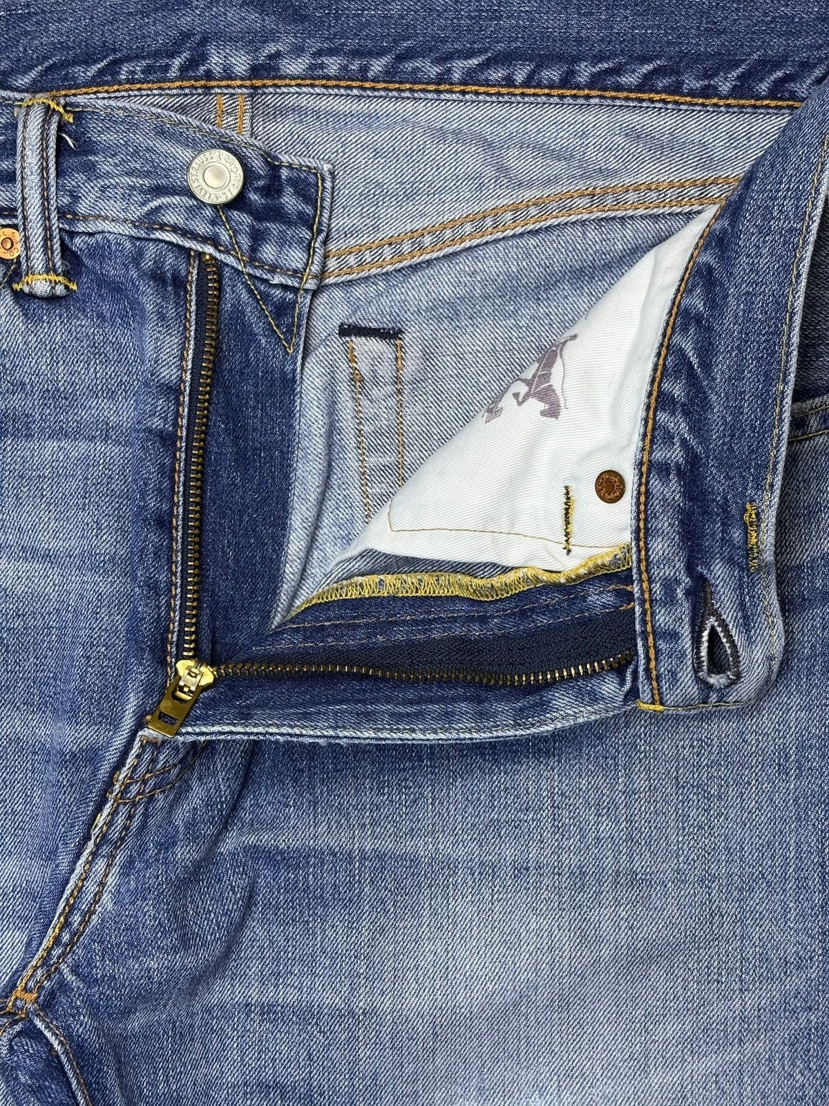 Levi's Vintage Levis 505 Faded Wash Distressed Loose Jeans Size US 32 / EU 48 - 9 Thumbnail