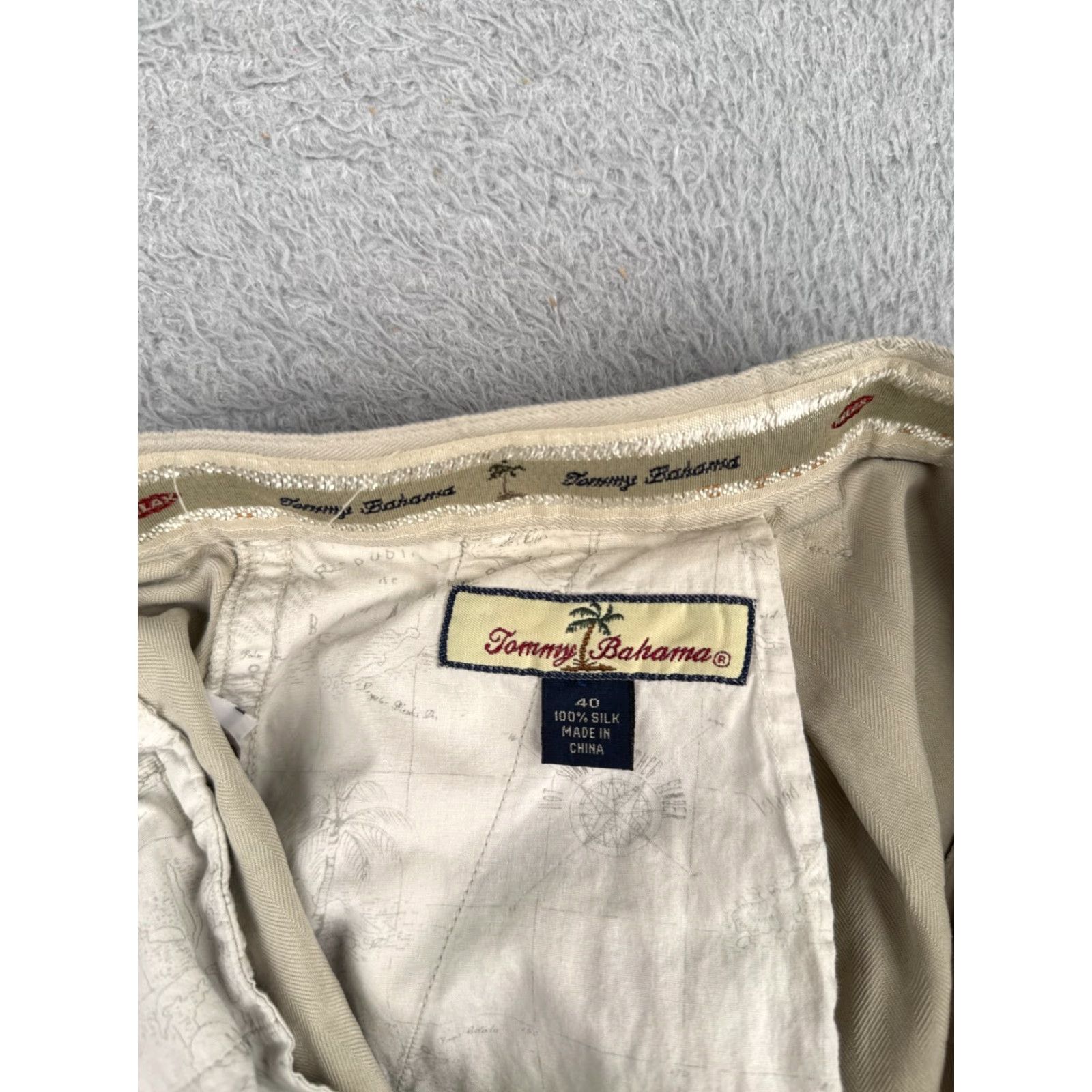 Tommy Bahama Tommy Bahama Shorts Bermuda Men Beige Silk Pleated 40x10 Beach Vacation Slim Fit Pocket Pockets Logo 100% Silk Relaxed Summer Mens Size US 40 / EU 56 - 7 Thumbnail