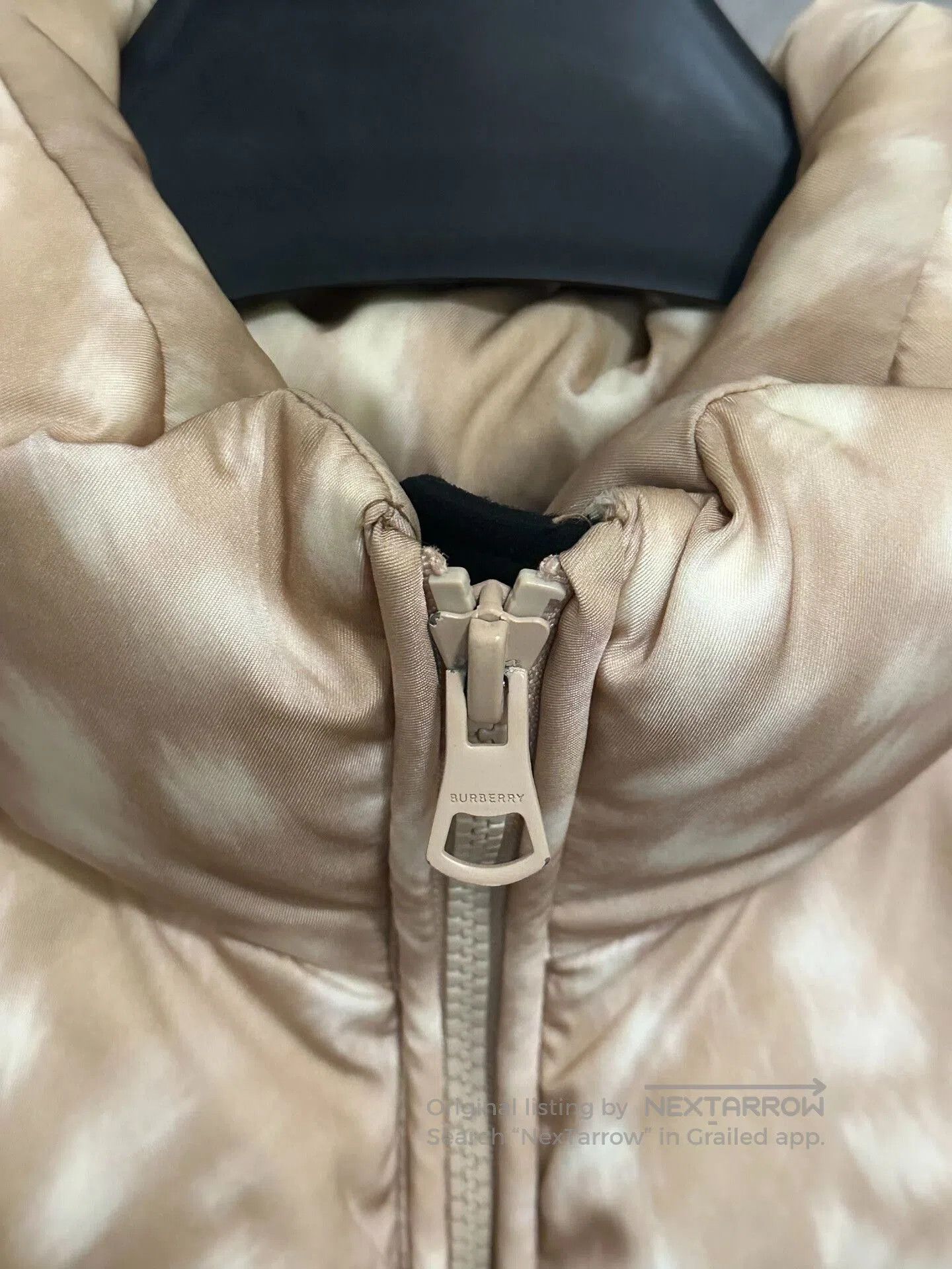 Burberry burberry logo down jacket in beige. Size US M / EU 48-50 / 2 - 3 Thumbnail