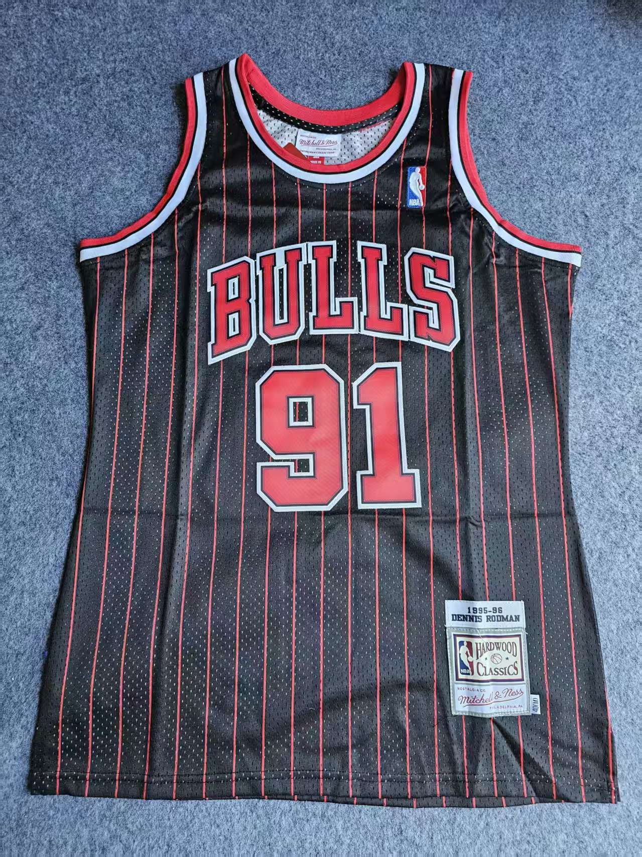 NBA 1995 96 Chicago Bulls 91 Dennis Rodman Jersey Size US M / EU 48-50 / 2 - 1 Thumbnail