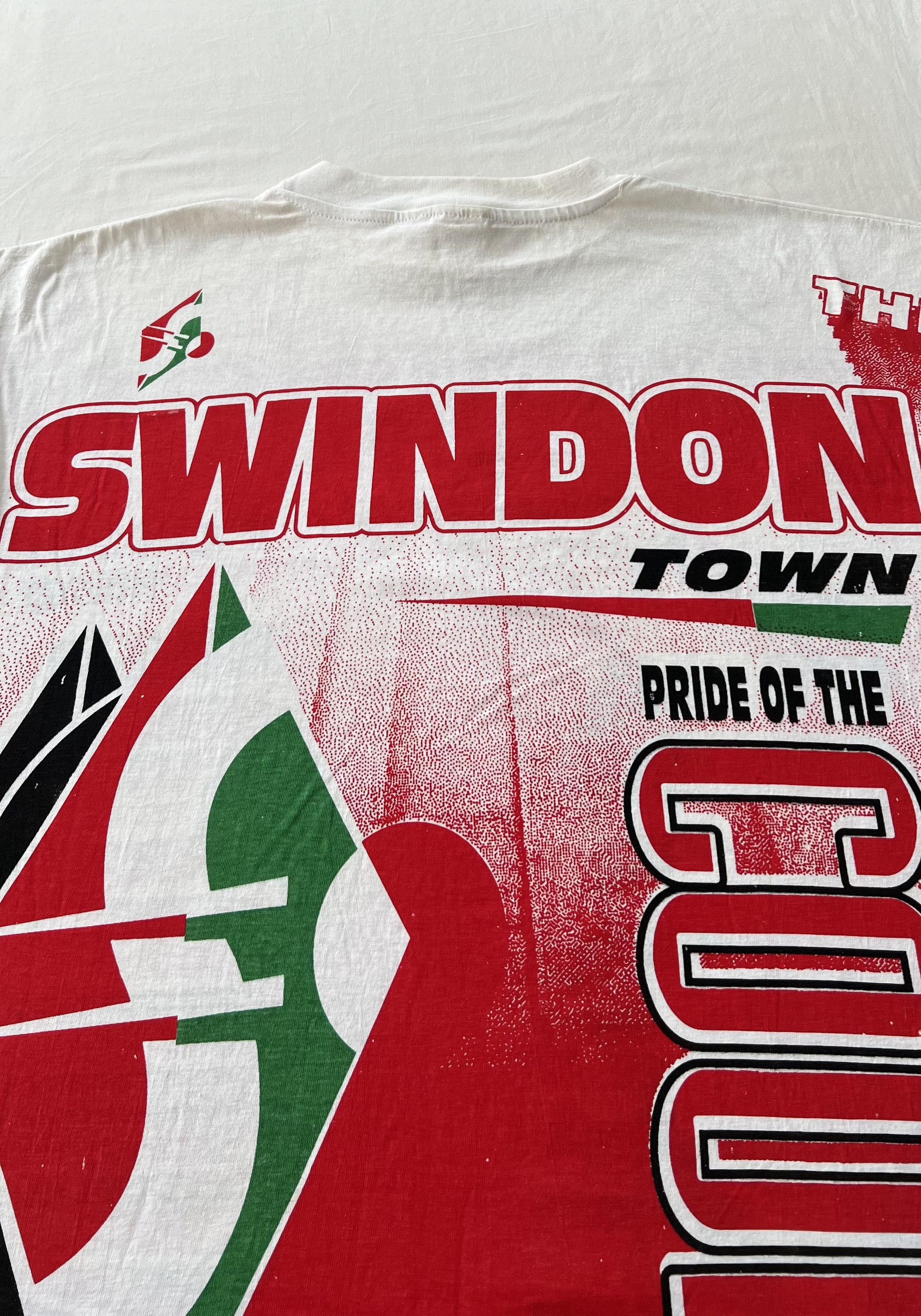 Vintage Vintage 90s Swindon Town FC The Robins English Soccer Tshirt Size US XXL / EU 58 / 5 - 19 Thumbnail