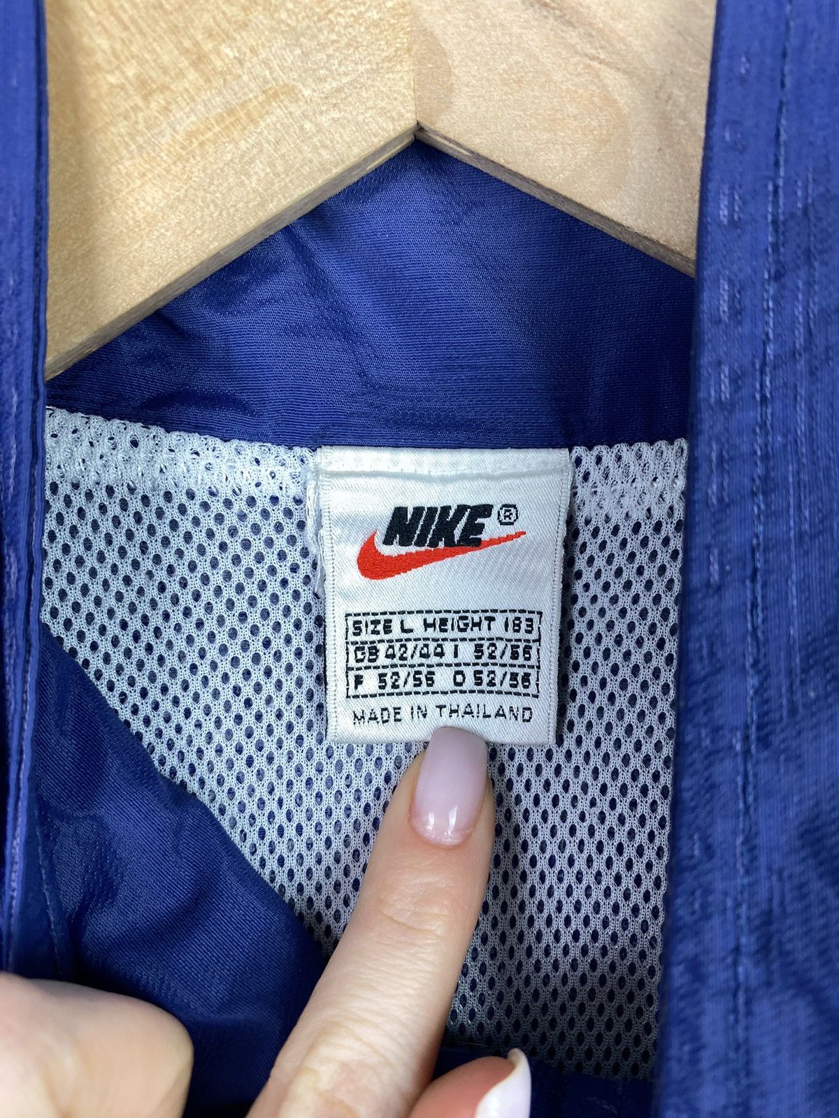 Nike VTG Nike Court men’s nylon windbreaker jacket size L Size US L / EU 52-54 / 3 - 12 Thumbnail