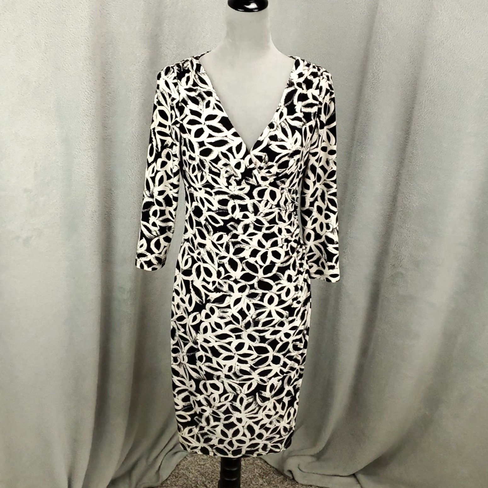 Ralph Lauren Ralph Lauren Shift Dress Womens Size 6 White Black Geometric V-Neck Stretch Shirt Dress Mens Women Girls? Size M / US 6-8 / IT 42-44 - 2 Thumbnail