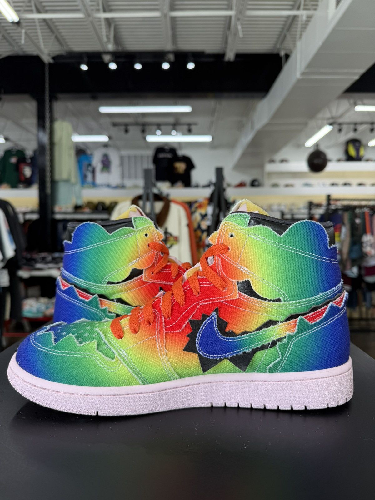 J Balvin × Jordan Brand Jordan 1 J Balvin Size 9 (2020) Size US 9 / EU 42 - 4 Thumbnail