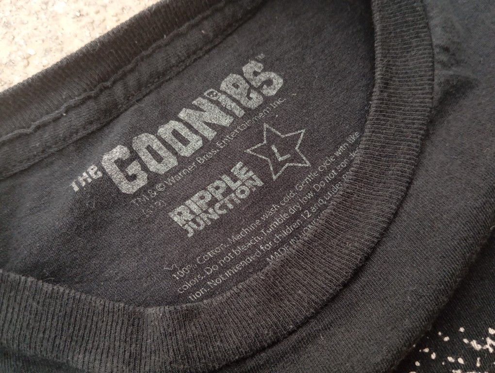 Other The Goonies ☠️ Tshirt Retro Movie 🍿🎥 Size US M / EU 48-50 / 2 - 3 Thumbnail