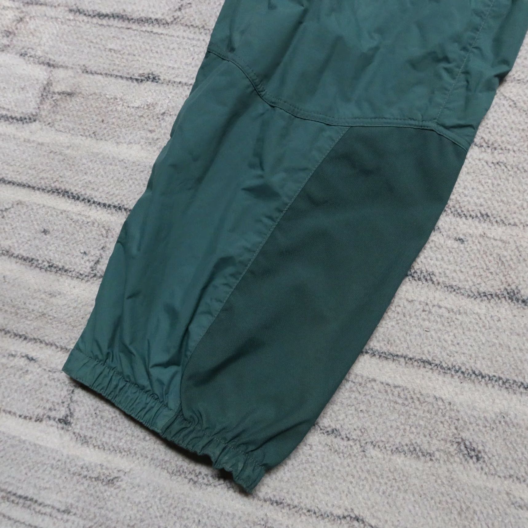 Patagonia Vintage Patagonia Snow Pants Men 38 Green Inseam 32 Size 38 Regular Pants Size US 38 / EU 54 - 4 Thumbnail