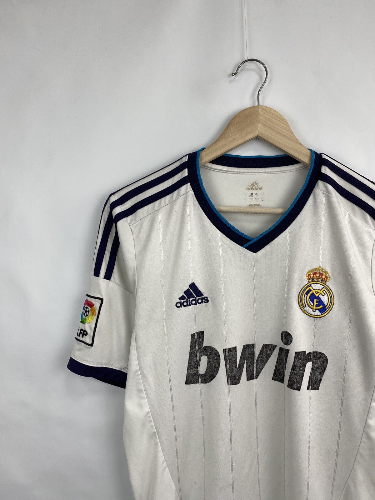 Adidas Y2K Real Madrid Adidas 110 Years 2013 Soccer Jersey Rare Size US S / EU 44-46 / 1 - 2 Thumbnail