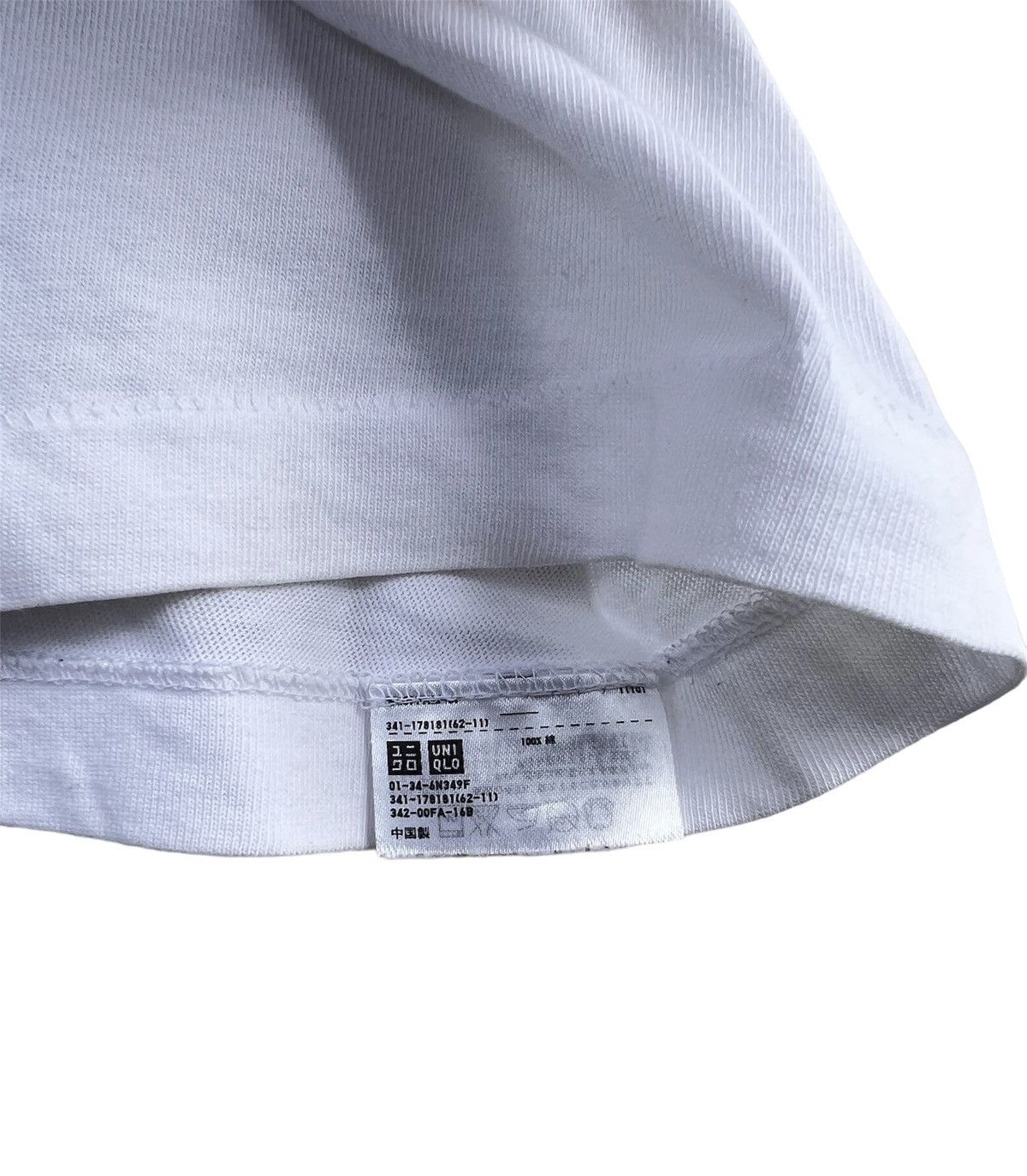 Kaws × Uniqlo Kaws X Uniqlo Shirt Skeleton Size US L / EU 52-54 / 3 - 5 Thumbnail