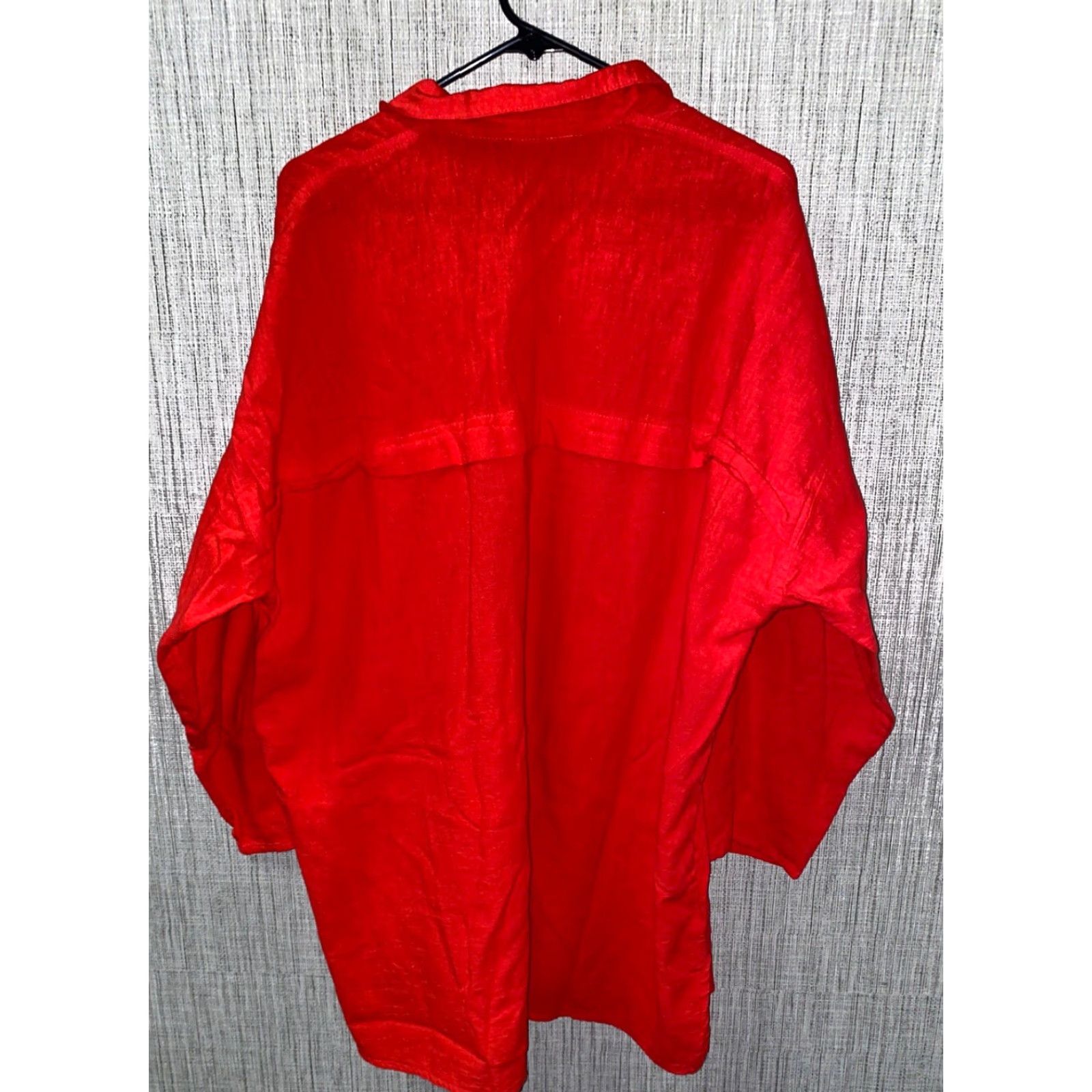 Vintage VINTAGE Miida California Men's Red Long Sleeve 1/2 Button Shirt ONE SIZE Size US M / EU 48-50 / 2 - 4 Thumbnail