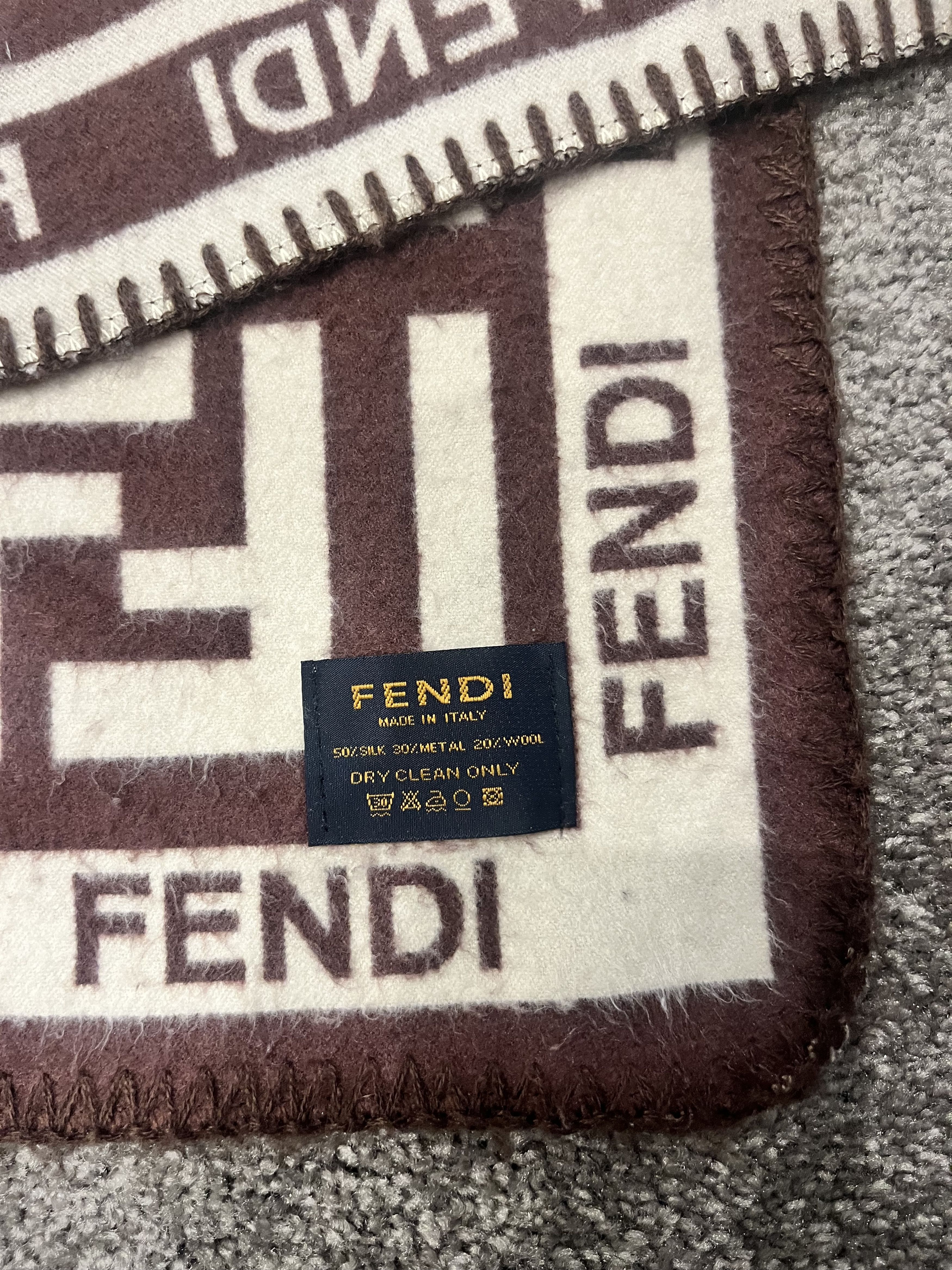 Fendi Fendi Wool Reversible Scarf Size ONE SIZE - 2 Thumbnail