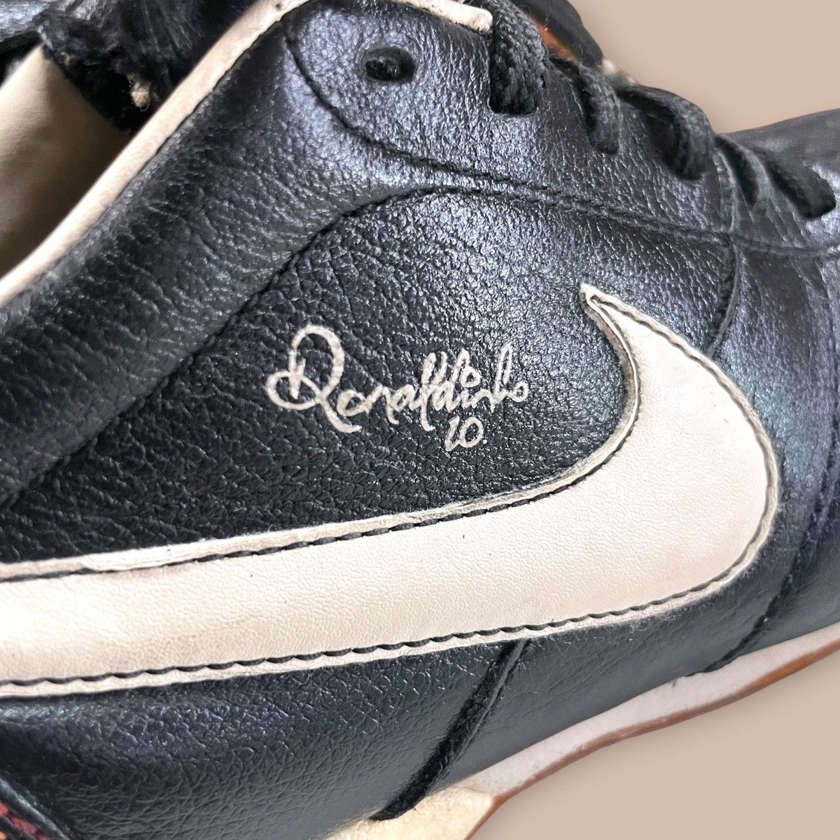 Nike Nike Tiempo Guri IC R10 Size US 8 / EU 41 - 22 Thumbnail
