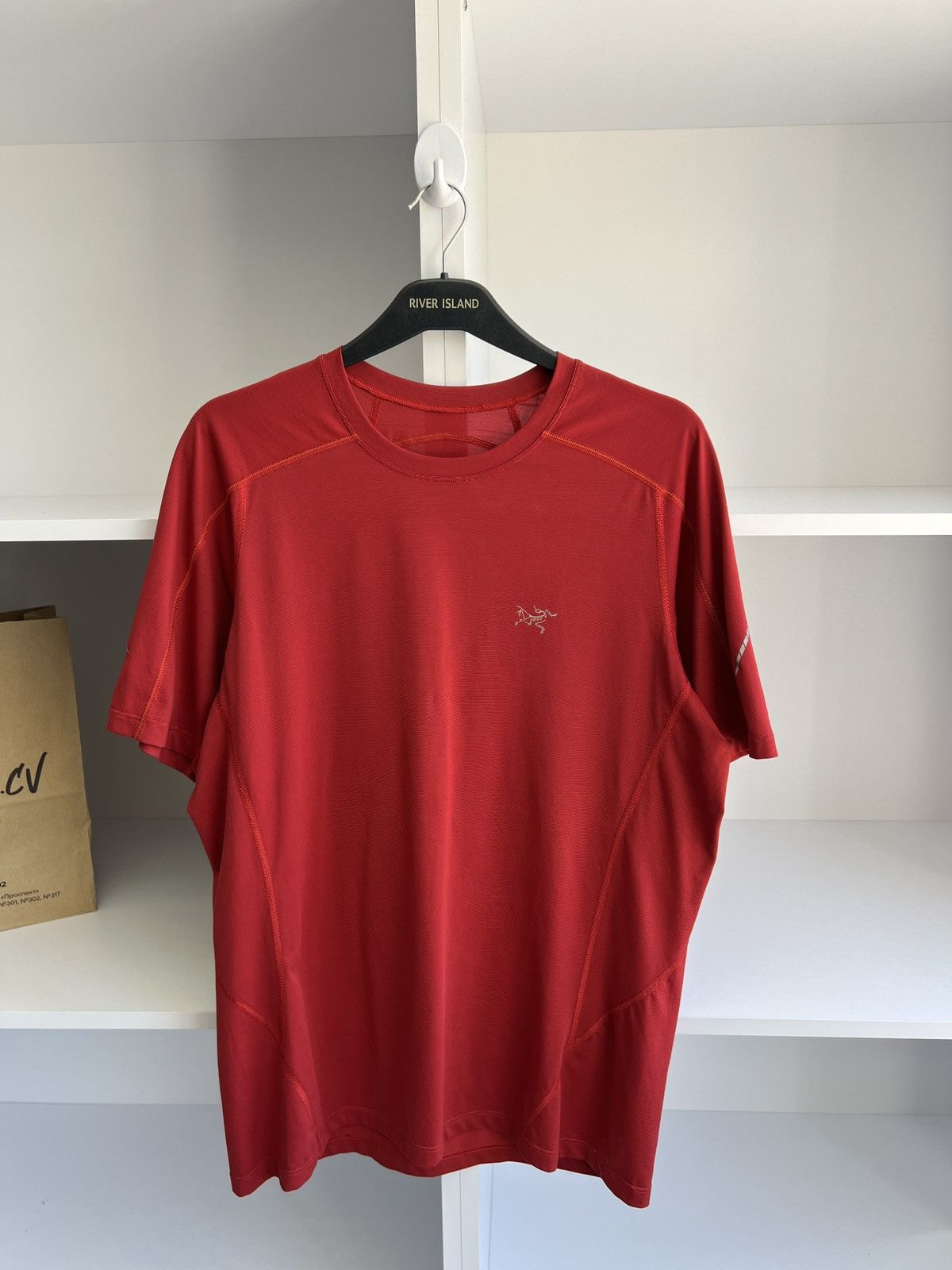 Arc'teryx × Vintage Vintage Arc’teryx red T-shirt Size US L / EU 52-54 / 3 - 5 Thumbnail