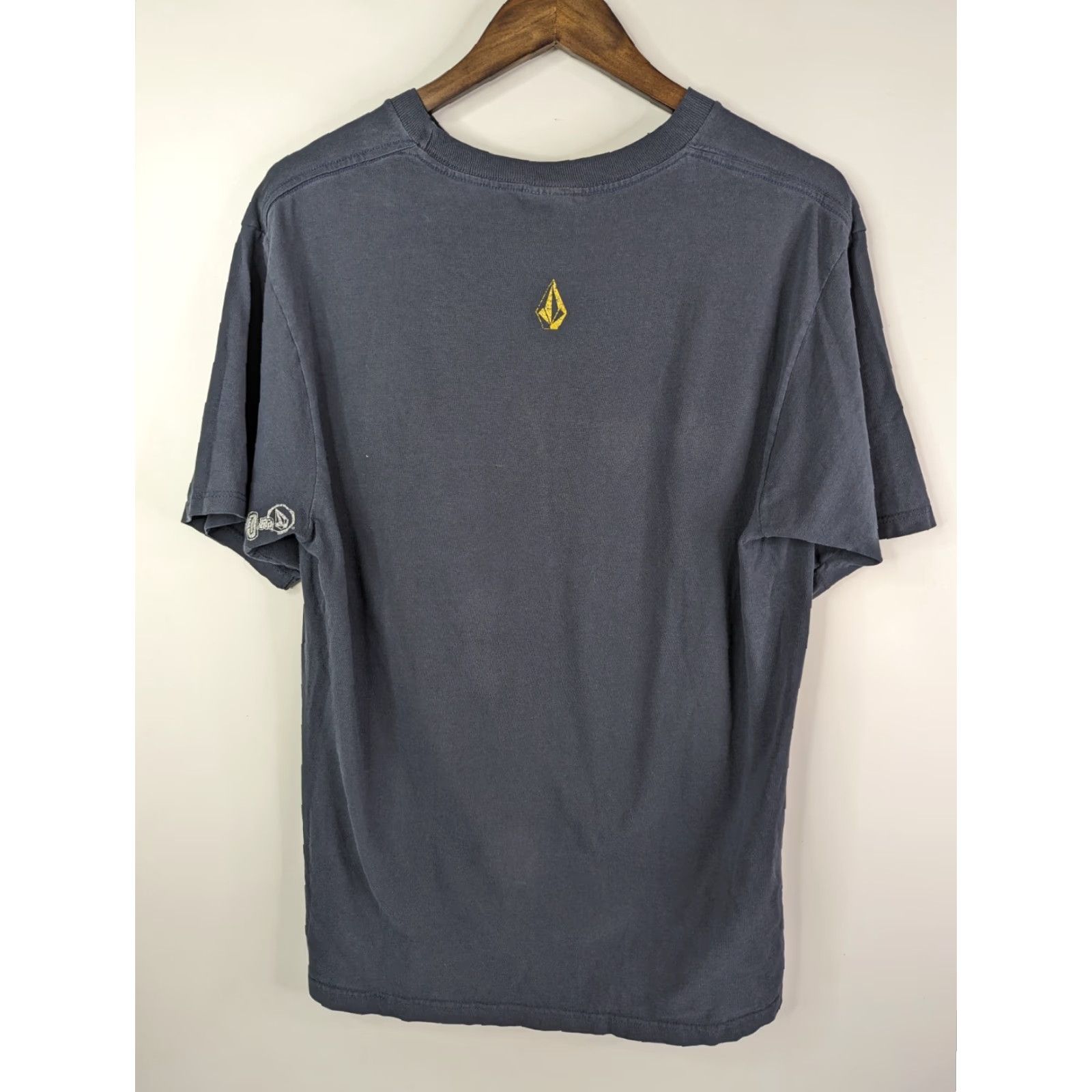 Volcom Vtg 90s VOLCOM Graphic T-Shirt Faded Navy Blue Size Large Skater Cotton Size L / US 10 / IT 46 - 4 Thumbnail