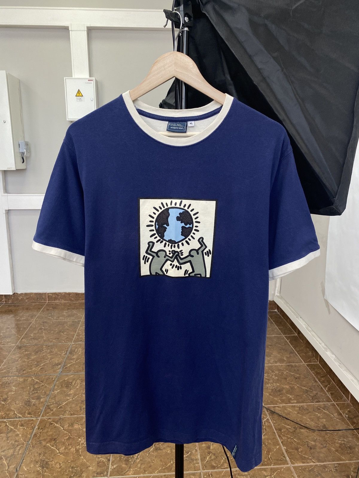 Keith Haring × Vintage 🇺🇸 Vintage 90s Keith Haring t-shirt Size US L / EU 52-54 / 3 - 1 Thumbnail