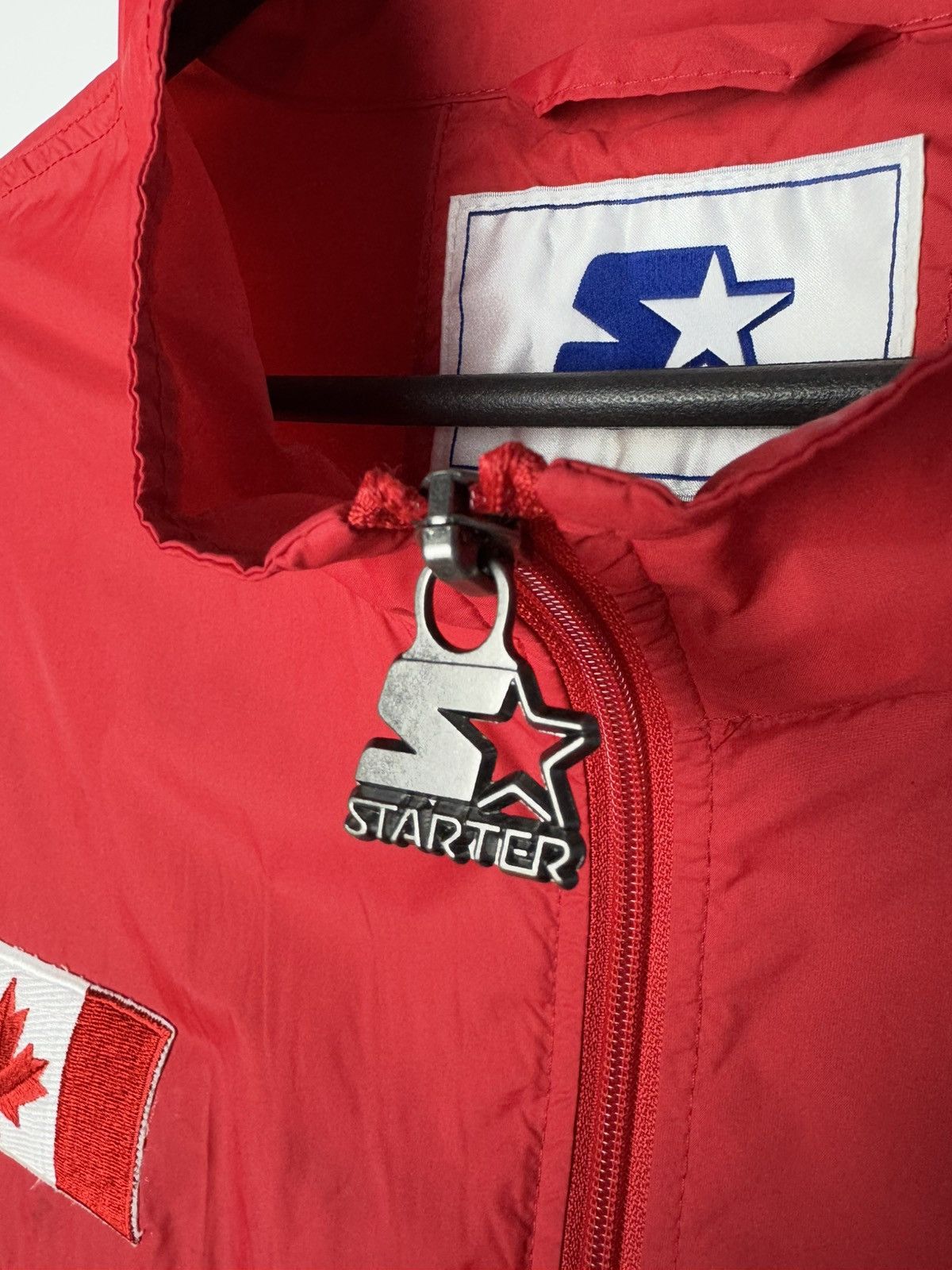 Starter Calgary Flames NHL Nylon Zip Jacket Starter size XL Size US XL / EU 56 / 4 - 7 Thumbnail