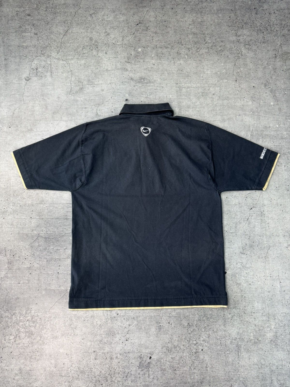 Nike VTG 90’s Nike Manchester United Faded 🤯 Polo T-Shirt Size US XL / EU 56 / 4 - 7 Thumbnail
