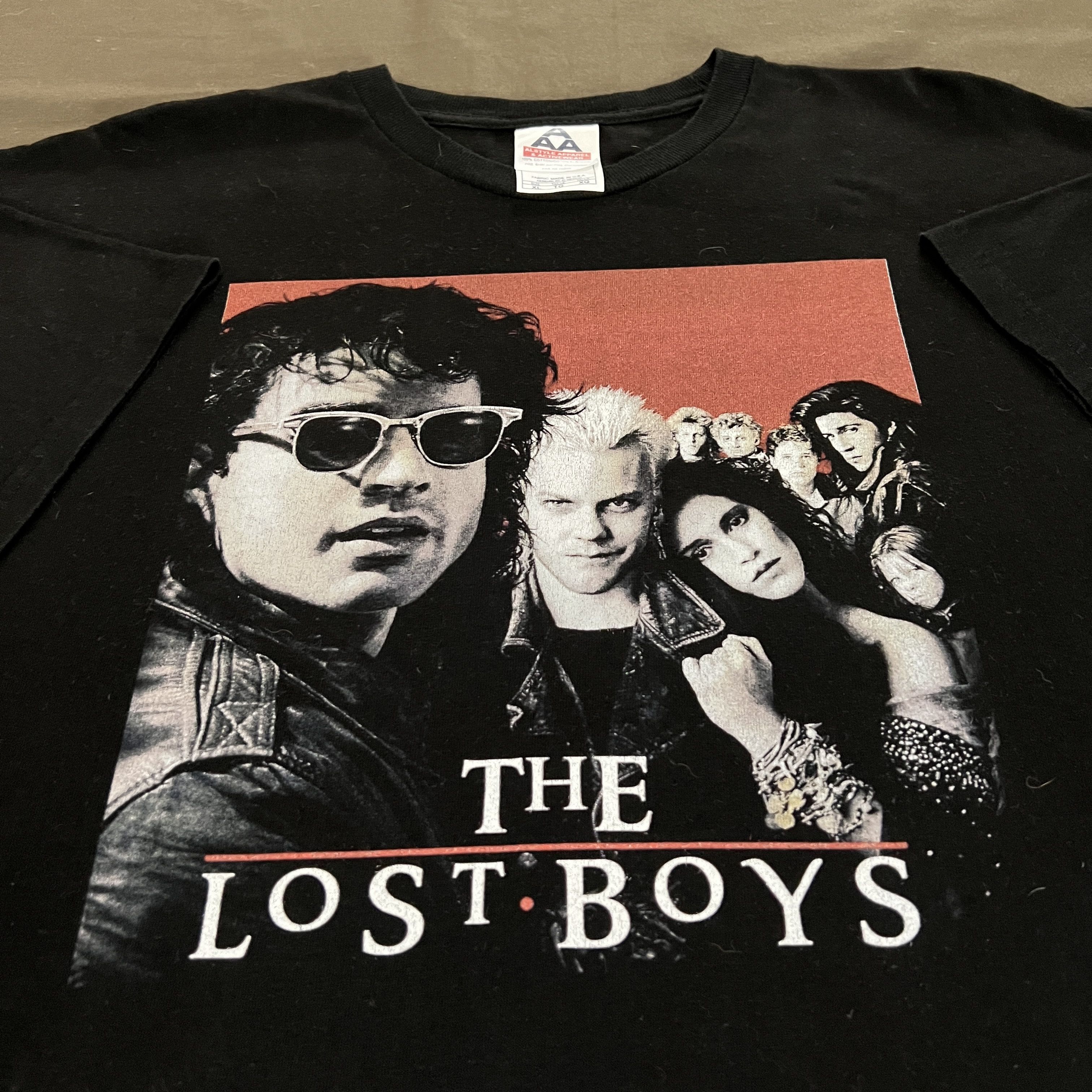 Expert Horror Vintage The Lost Boys Movie Promo Tee XL Size US XL / EU 56 / 4 - 1 Thumbnail