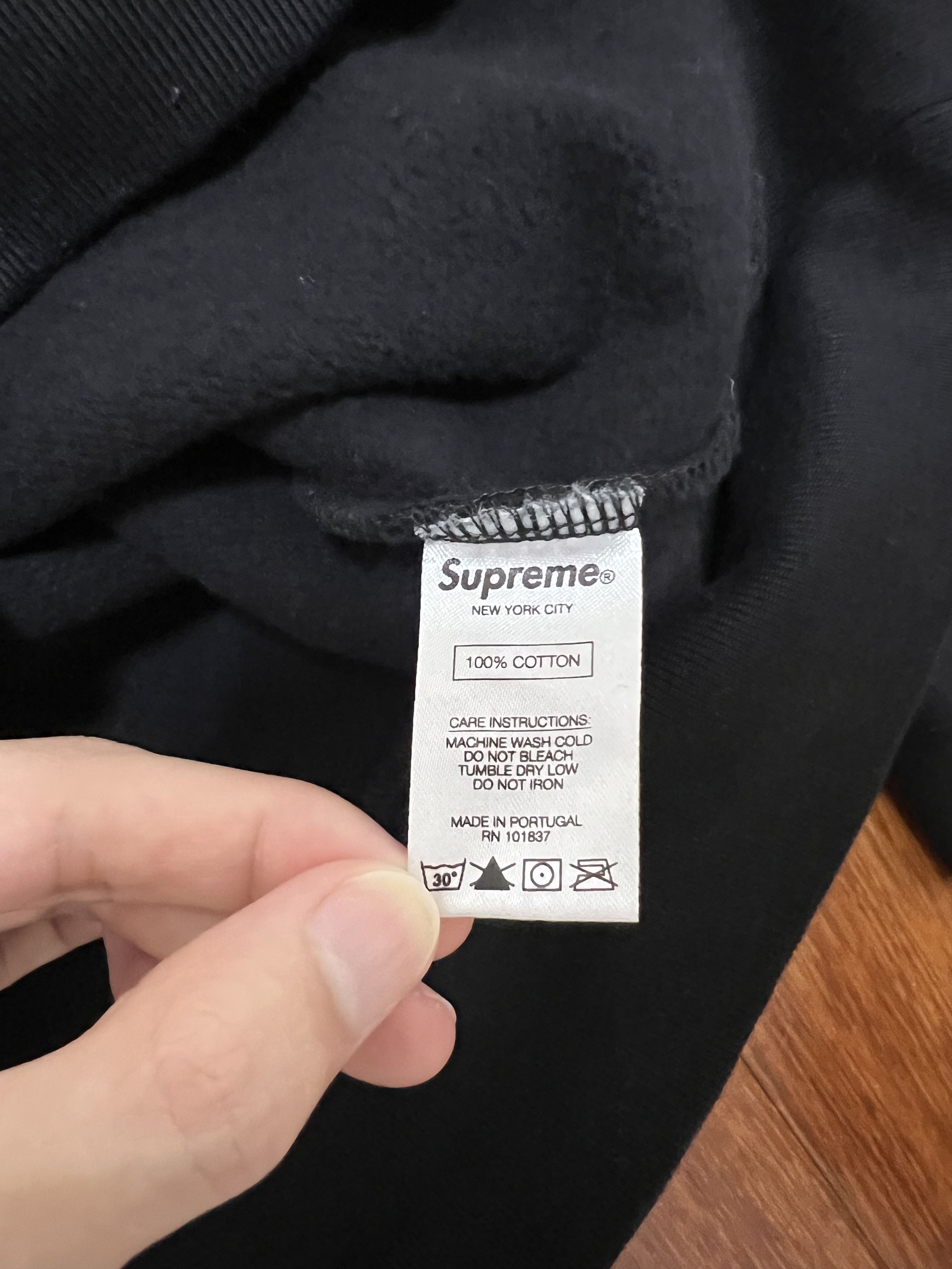 Supreme 💚 FW18 Supreme Love or Hate Hooded Sweatshirt Black NEW Size US S / EU 44-46 / 1 - 7 Thumbnail
