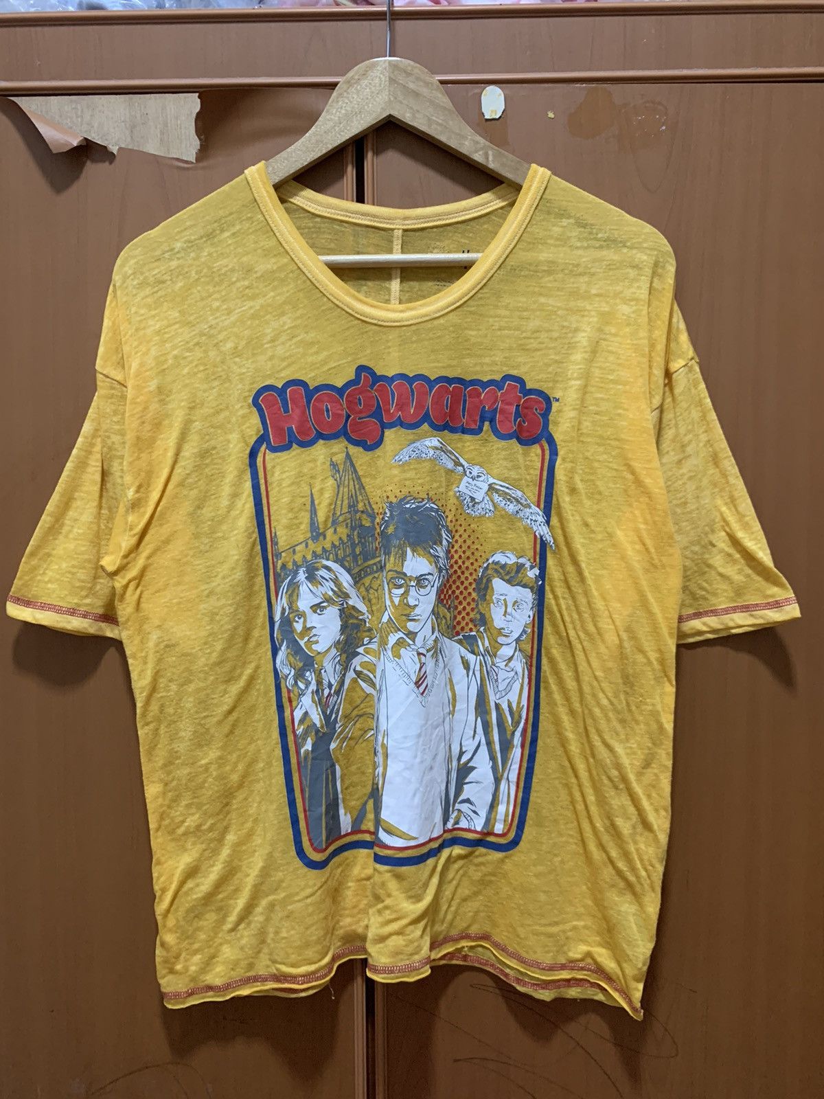 Other Vintage Y2K Harry Potter Hogwarts Large Tee Size US L / EU 52-54 / 3 - 1 Thumbnail