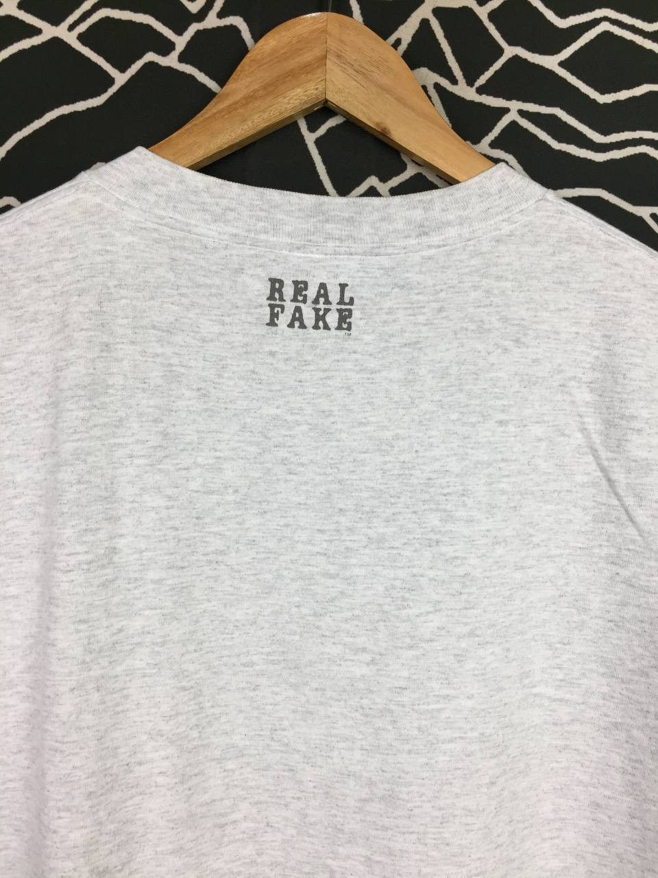Vintage Vtg Real Fake Metallic Rectangle Print Single Stitch Tee Size US L / EU 52-54 / 3 - 9 Thumbnail