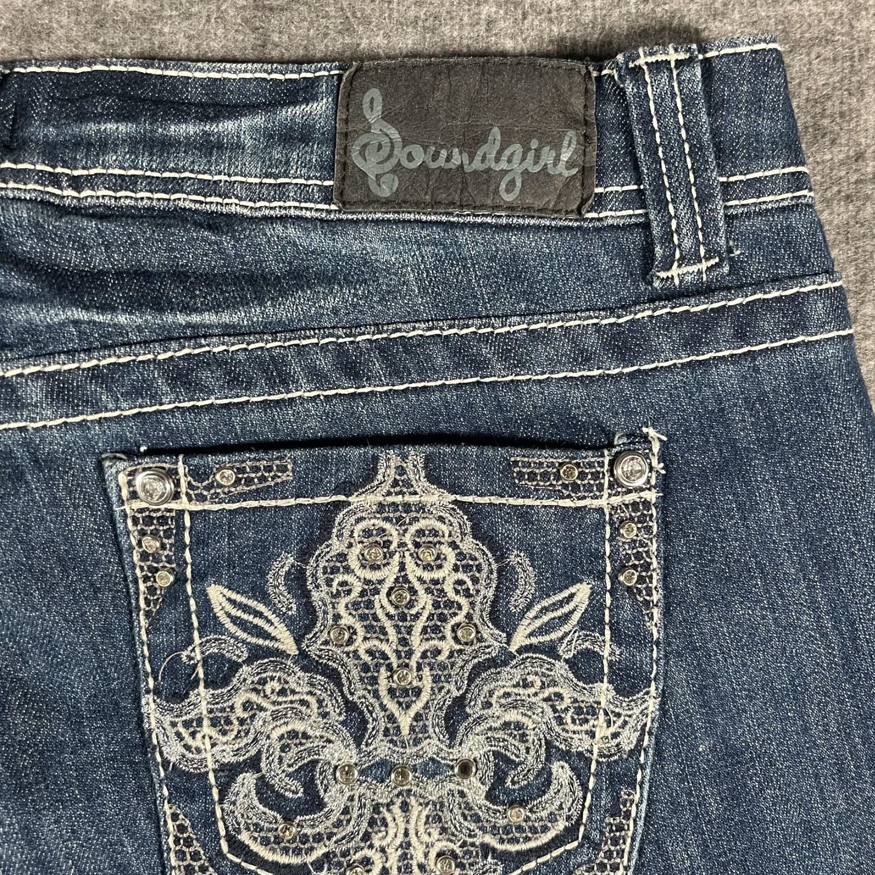 Vintage Soundgirl Jeans Womens 13 Medium Blue Skinny Bootcut Embroidered Rhinestone Embellished Stretch Distressed Pockets Zip Fly Jeans Size 34" / US 12 / IT 48 - 5 Thumbnail
