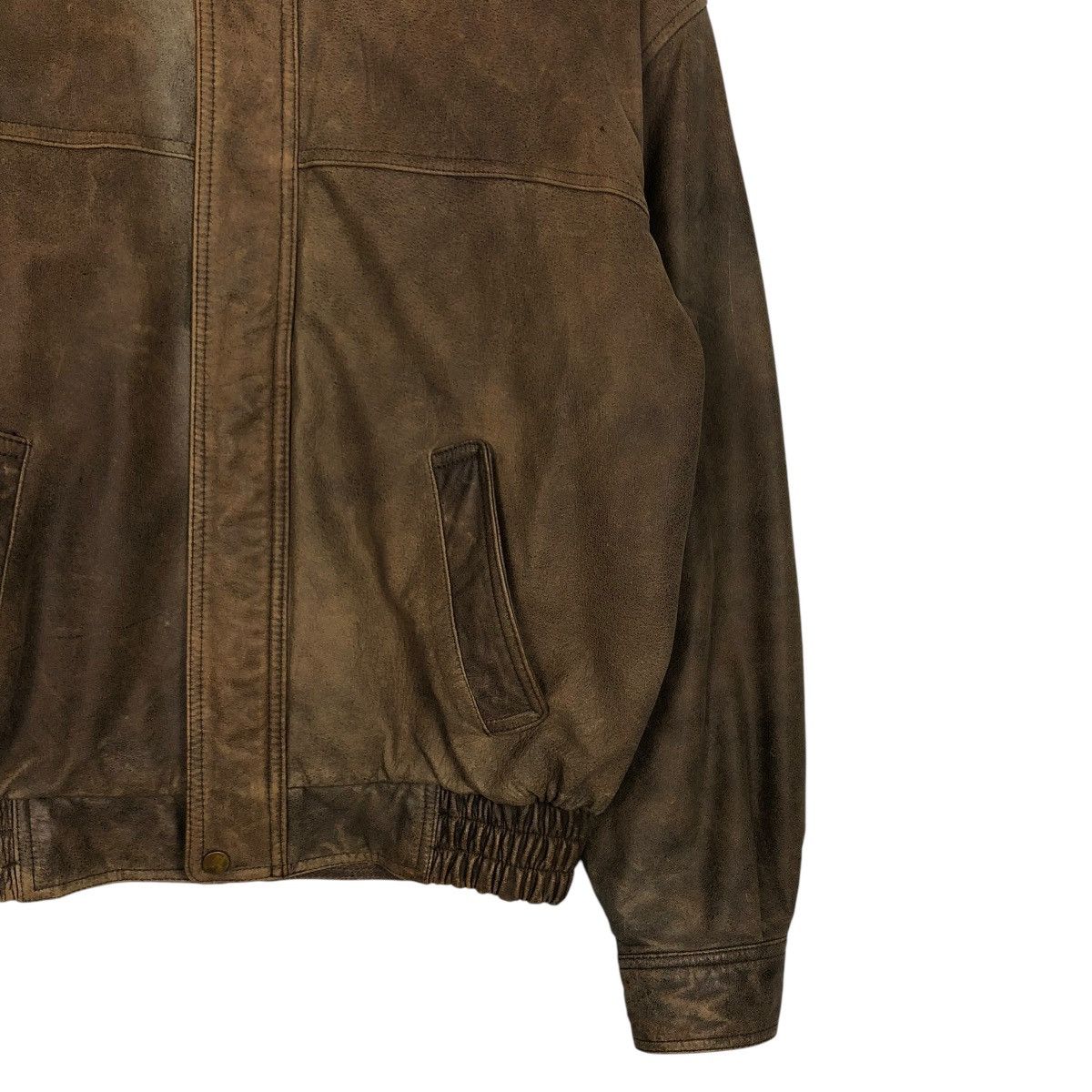 Japanese Brand 🔥VINTAGE GENUINE LEATHER JACKET SUNTORY COFFEE BOSS BIG LOGO Size US L / EU 52-54 / 3 - 7 Thumbnail