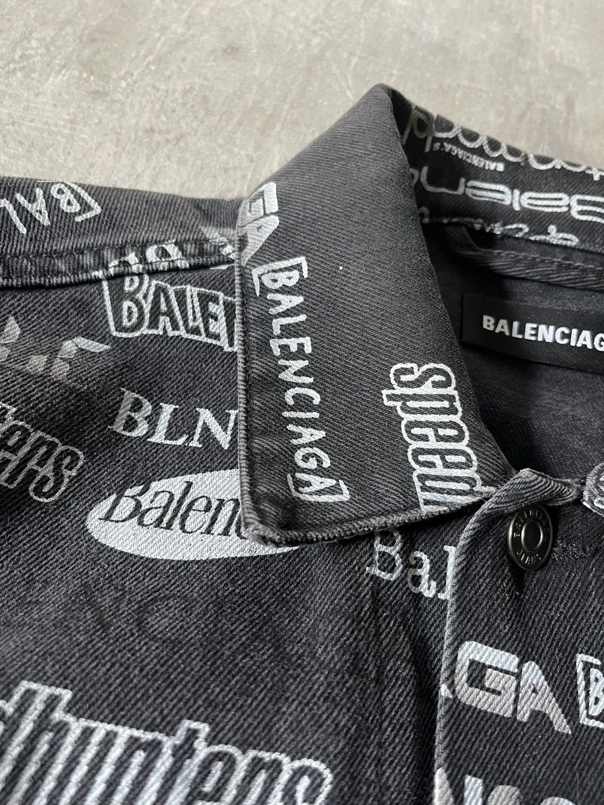 Balenciaga Balenciaga denim jacket all over print black white monogram Size US L / EU 52-54 / 3 - 8 Thumbnail