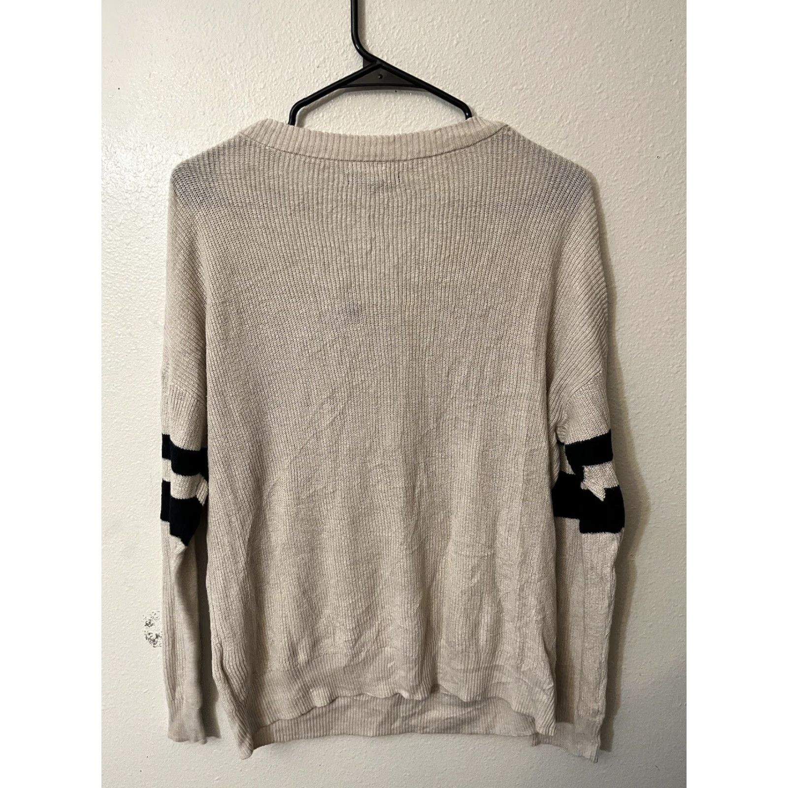 American Eagle Outfitters American Eagle Outfitters Henley Sweater Women Medium Beige Nubby Textured Knit Casual Preppy Fall Winter Womens Size M / US 6-8 / IT 42-44 - 2 Thumbnail