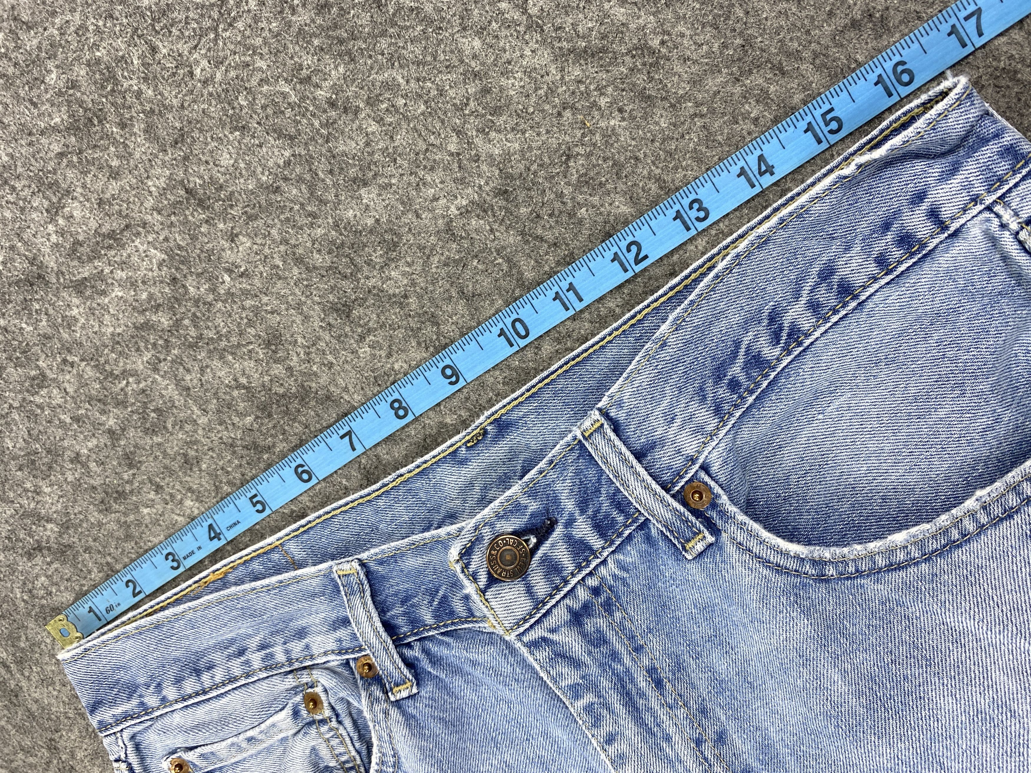 Japanese Brand Mid Blue Vintage Levi's 505 Jeans 33x29.5 Denim -SJ031 Size US 33 - 5 Thumbnail