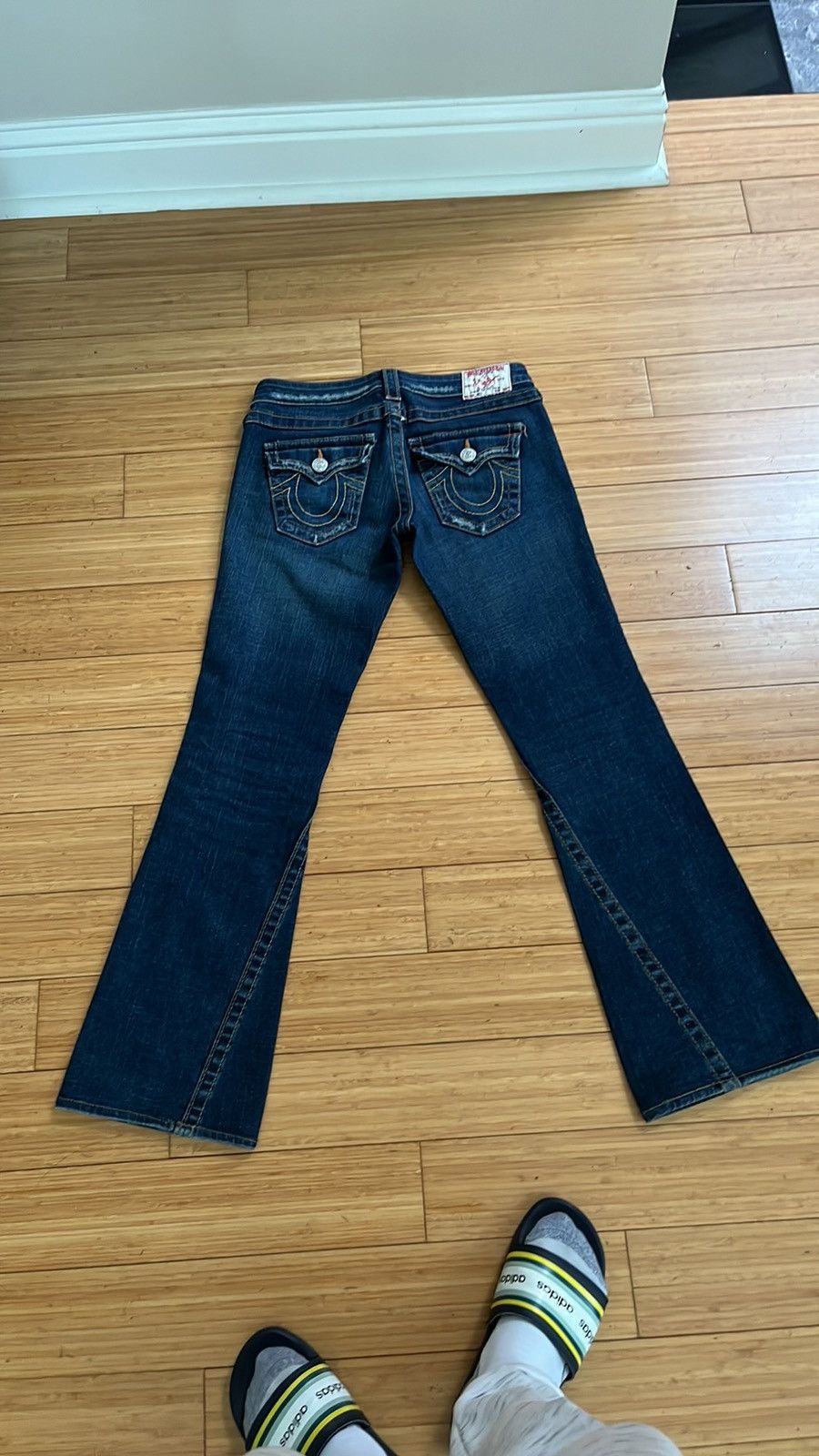 True Religion True Religion Women's Flared Jeans Size 26 Size 26" / US 2 / IT 38 - 3 Thumbnail