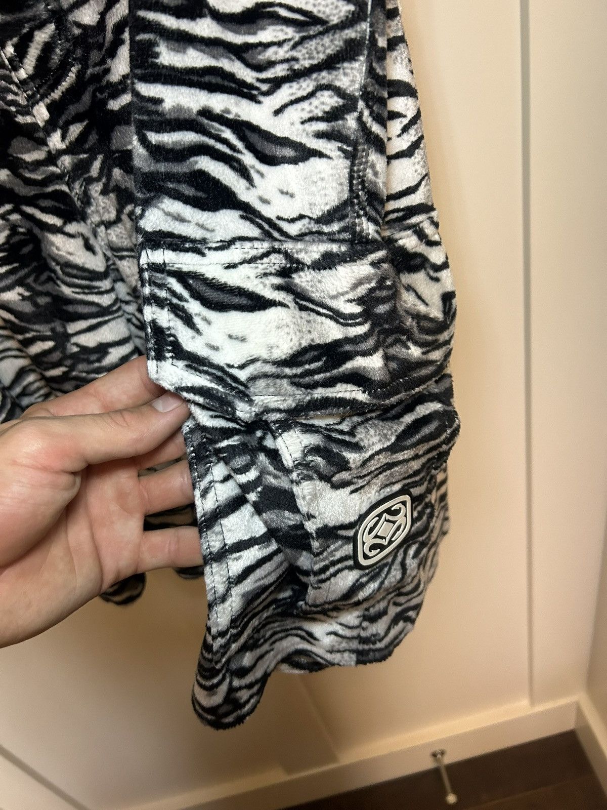 Other Vintage Maui Built fur zebra swim shorts Size US 36 / EU 52 - 9 Thumbnail
