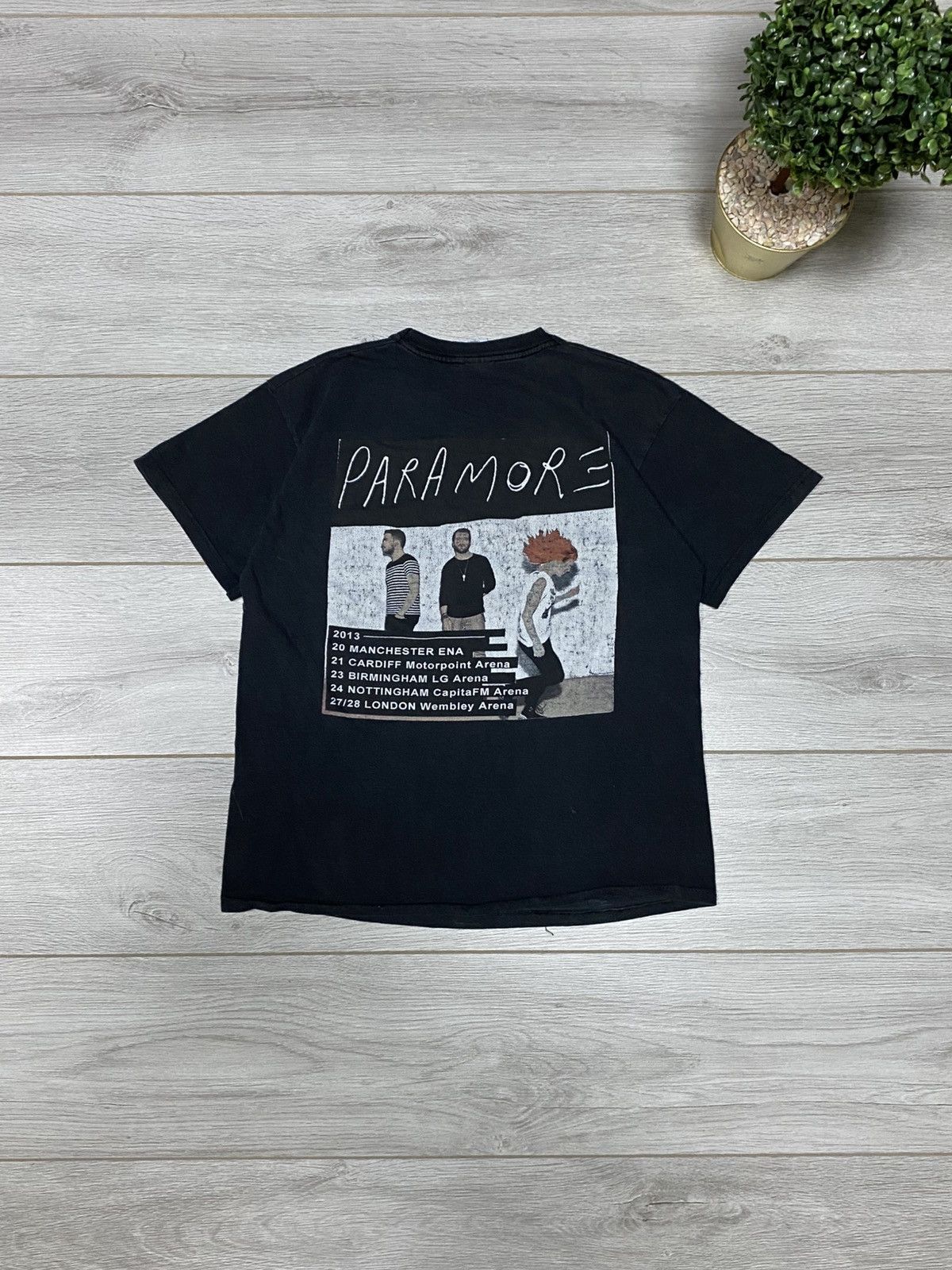 Band Tees Vintage Band tee PARAMORE faded Y2K size M Size US M / EU 48-50 / 2 - 1 Thumbnail