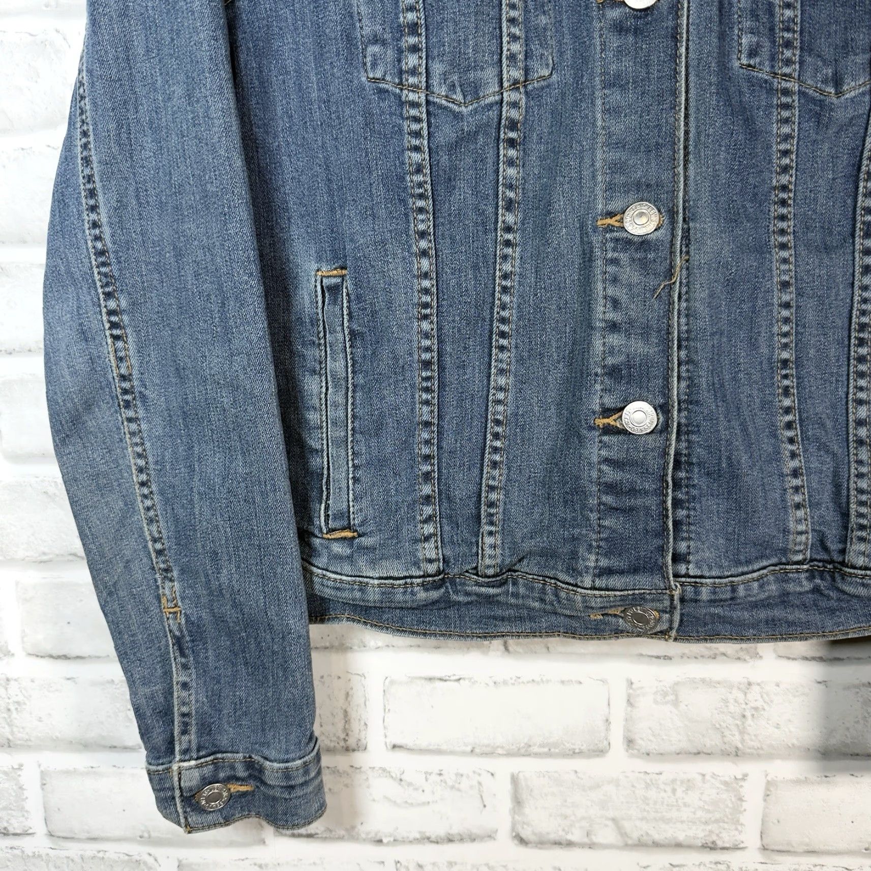 Levi's Levi’s Blue Button Down Jean Jacket Size L Womens Size 36" / US 14 / IT 50 - 3 Thumbnail